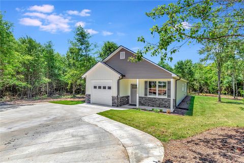 Photo of 4139B Old Portman Road, Anderson, SC 29626 (MLS # 20300347)