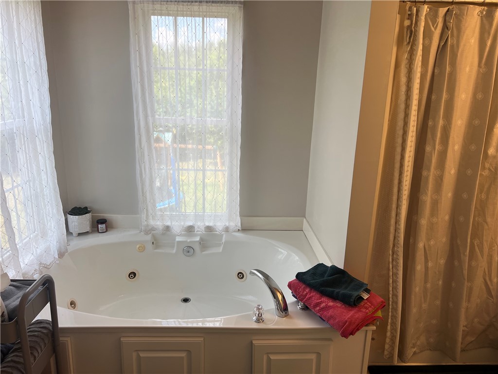 Pendleton, South Carolina 29670, United States, 3 Bedrooms Bedrooms, ,3 BathroomsBathrooms,Residential,Pending,163381