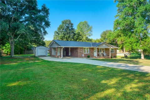 Photo of 207 Ridgecrest Way, Williamston, SC 29697 (MLS # 20306327)