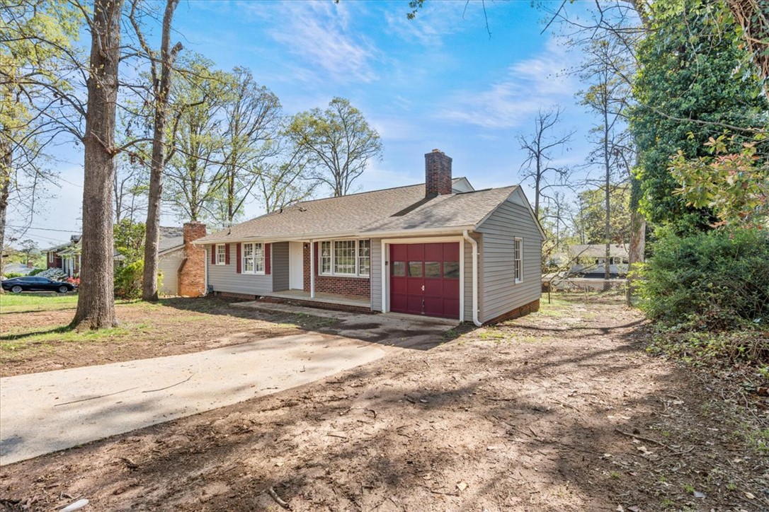 813 Pine Creek Drive, Greenville, South Carolina image 3