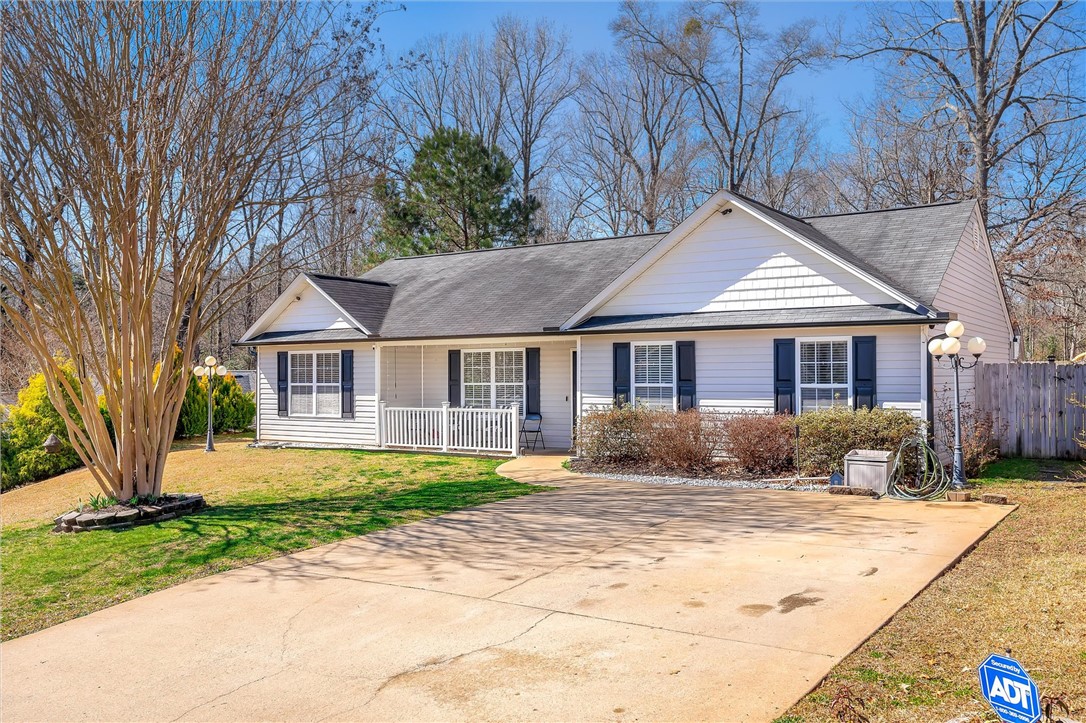 122 Goldfinch Court, Piedmont, South Carolina image 2