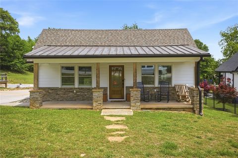 Photo of 307 S Depot Street, Seneca, SC 29678 (MLS # 20300706)