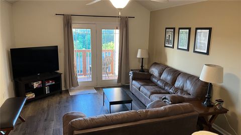 Photo of 1132 Harts Ridge Drive, Seneca, SC 29678 (MLS # 20289191)