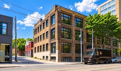 14 Mccaul Street Toronto C01 ON M5T 1V6