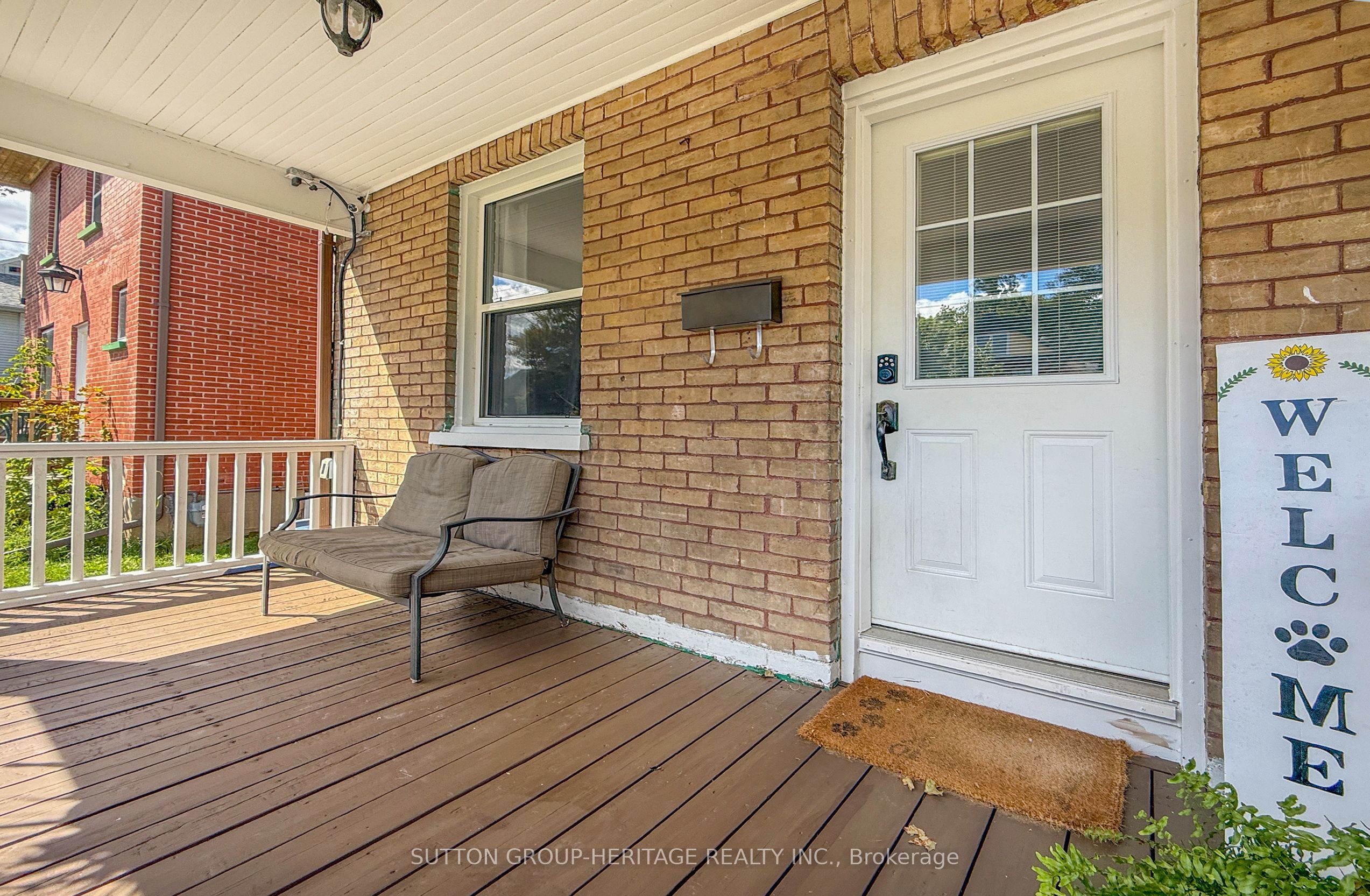 96 Agnes Street