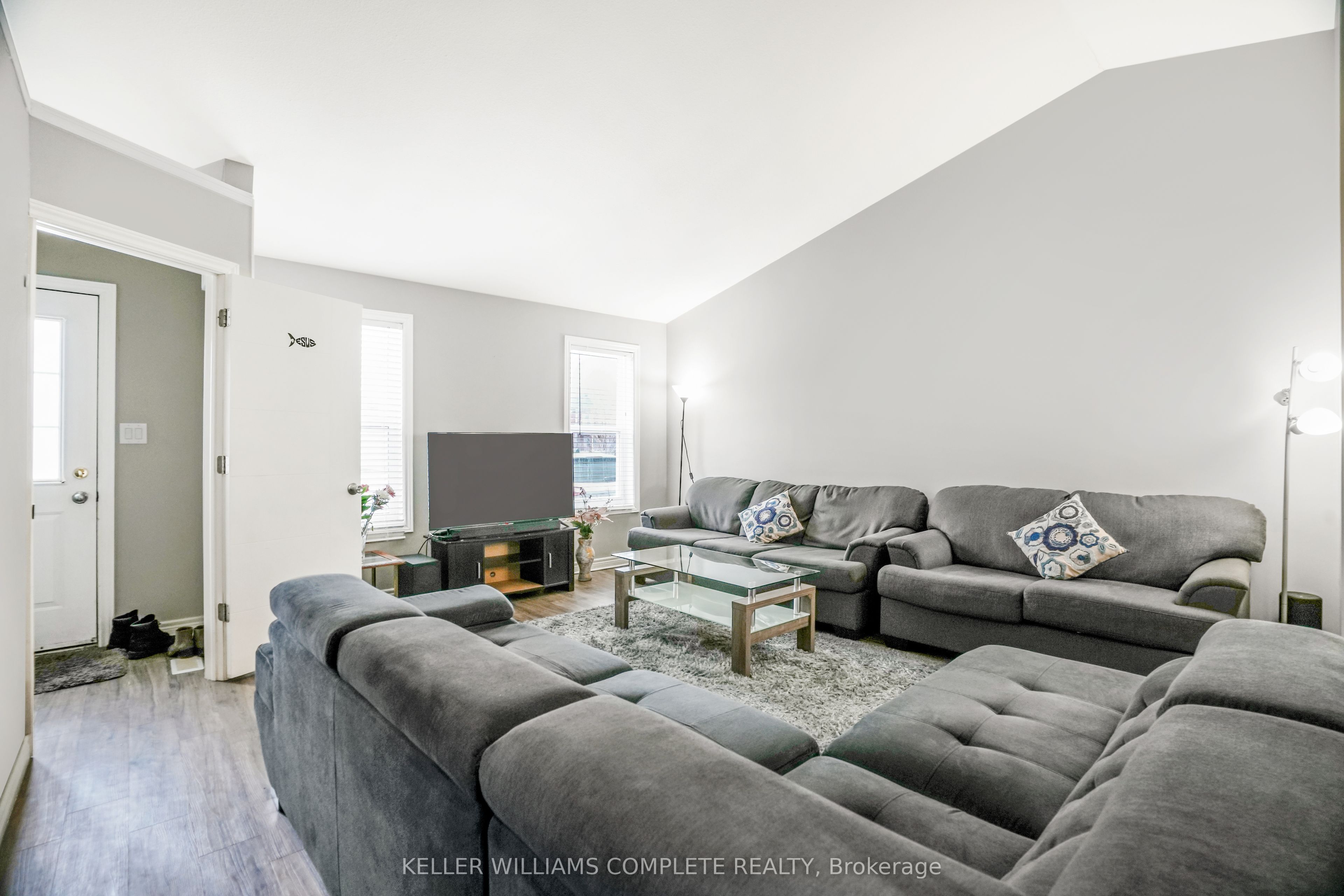 378B GLENDALE Avenue