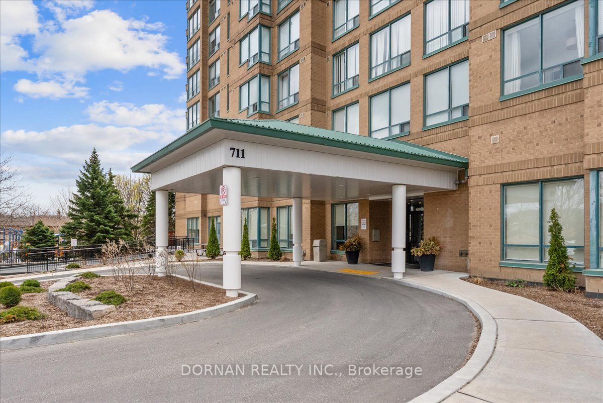 711 Rossland Road E 1112