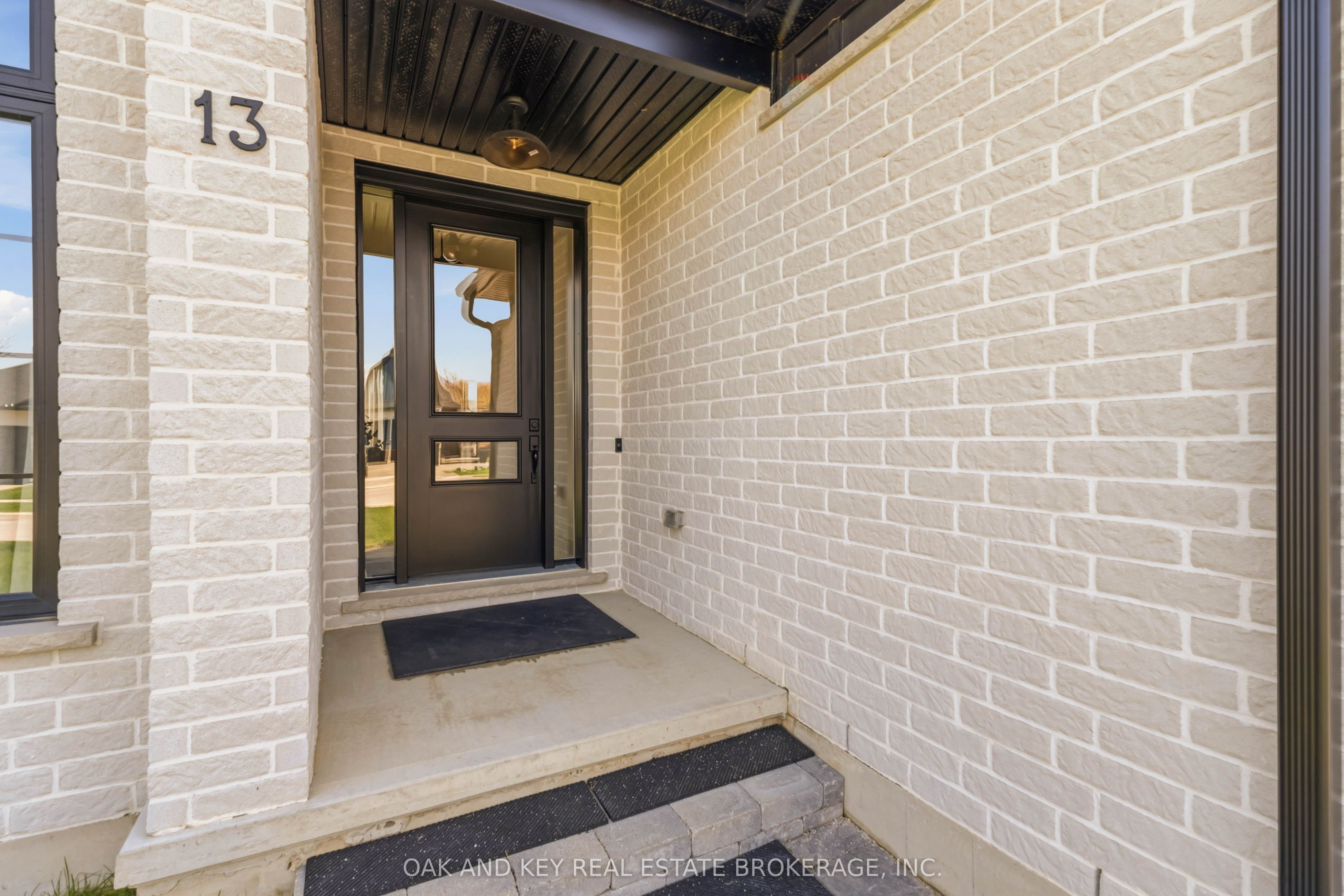 13 BRISCOE Crescent