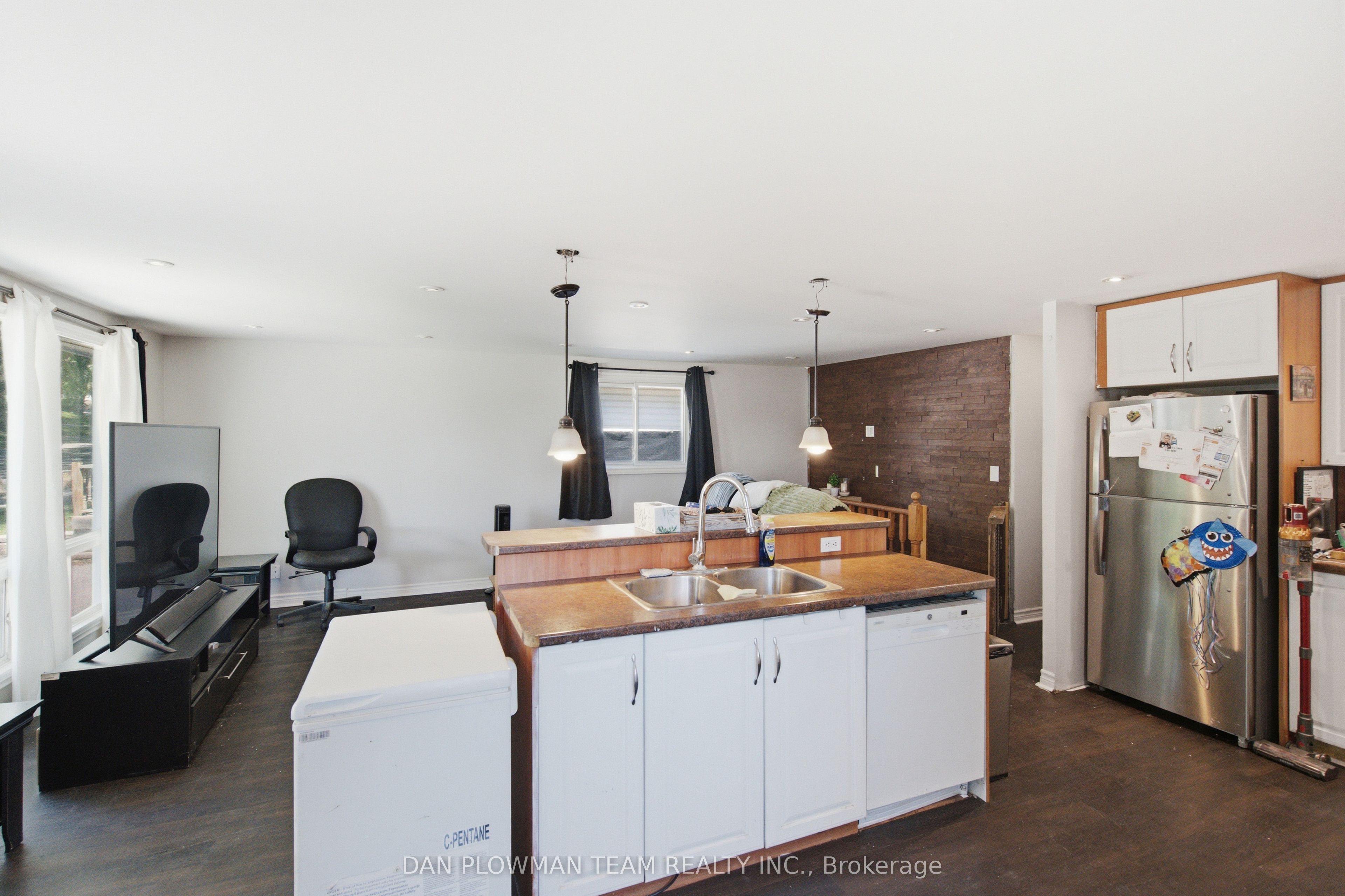 1185 Norman Court