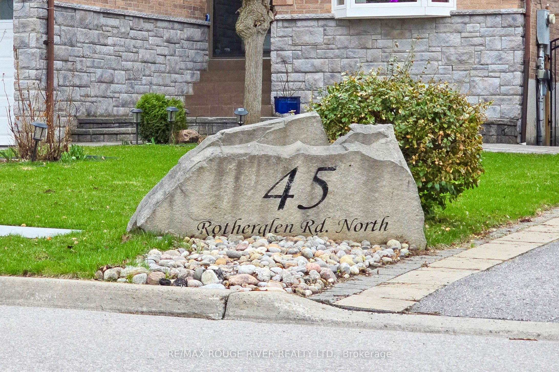 45 Rotherglen Road N