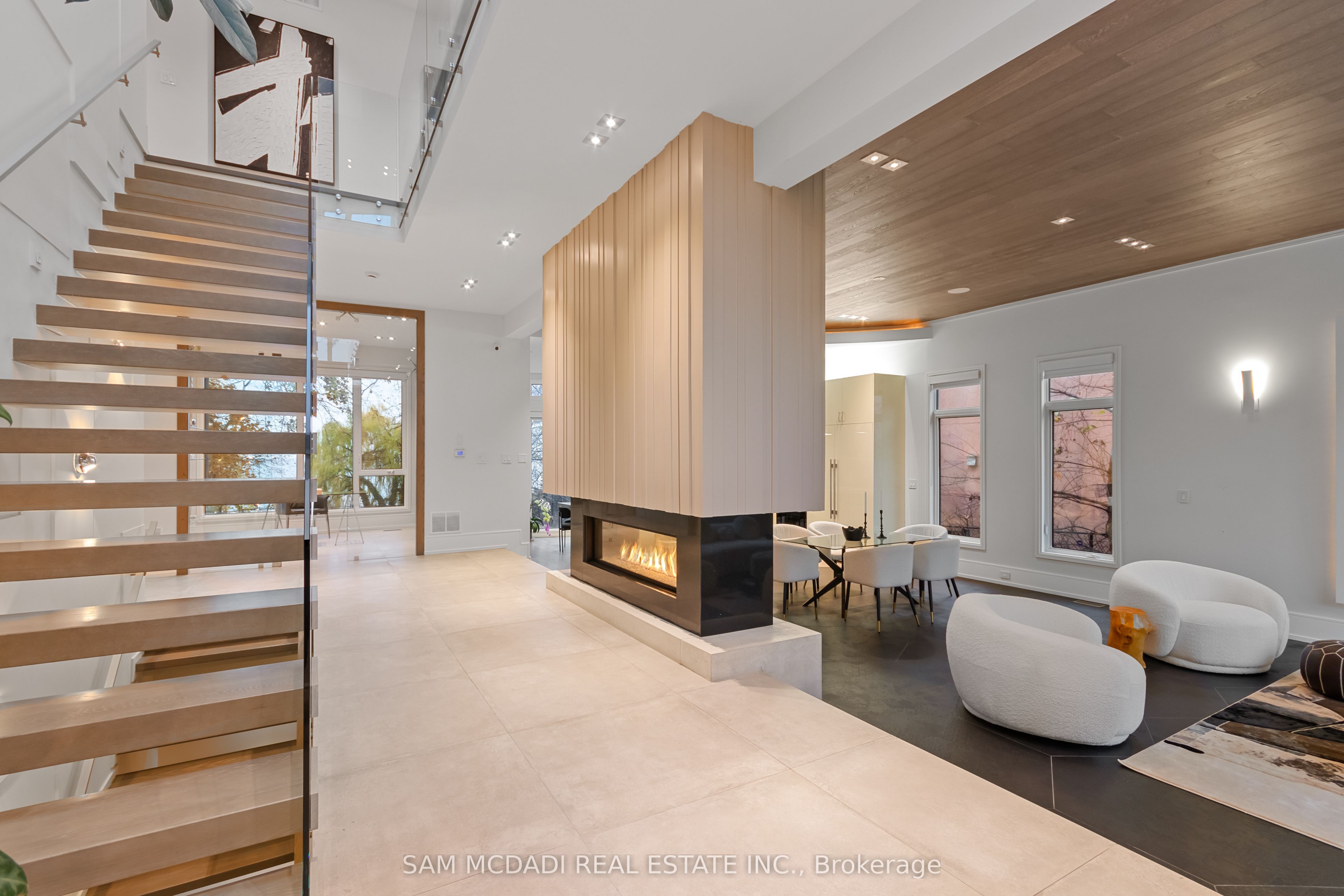 67 Lake Promenade N/A