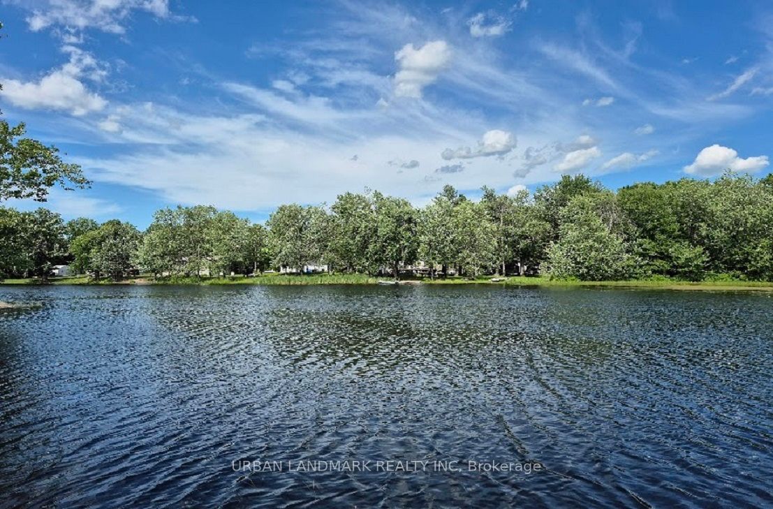 36 Tweedsmuir Crescent