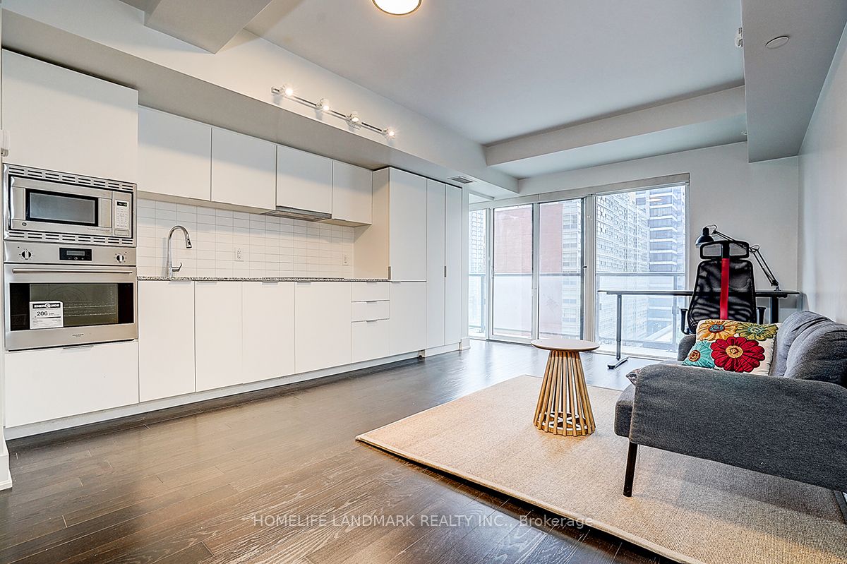 955 BAY Street 1116