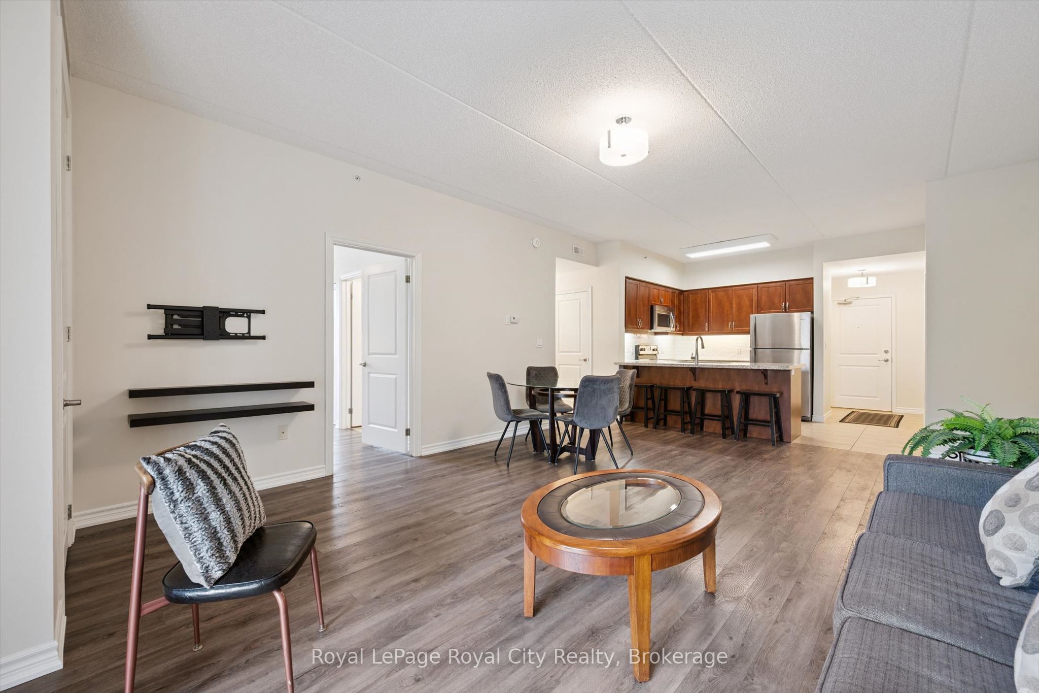1077 Gordon Street 142