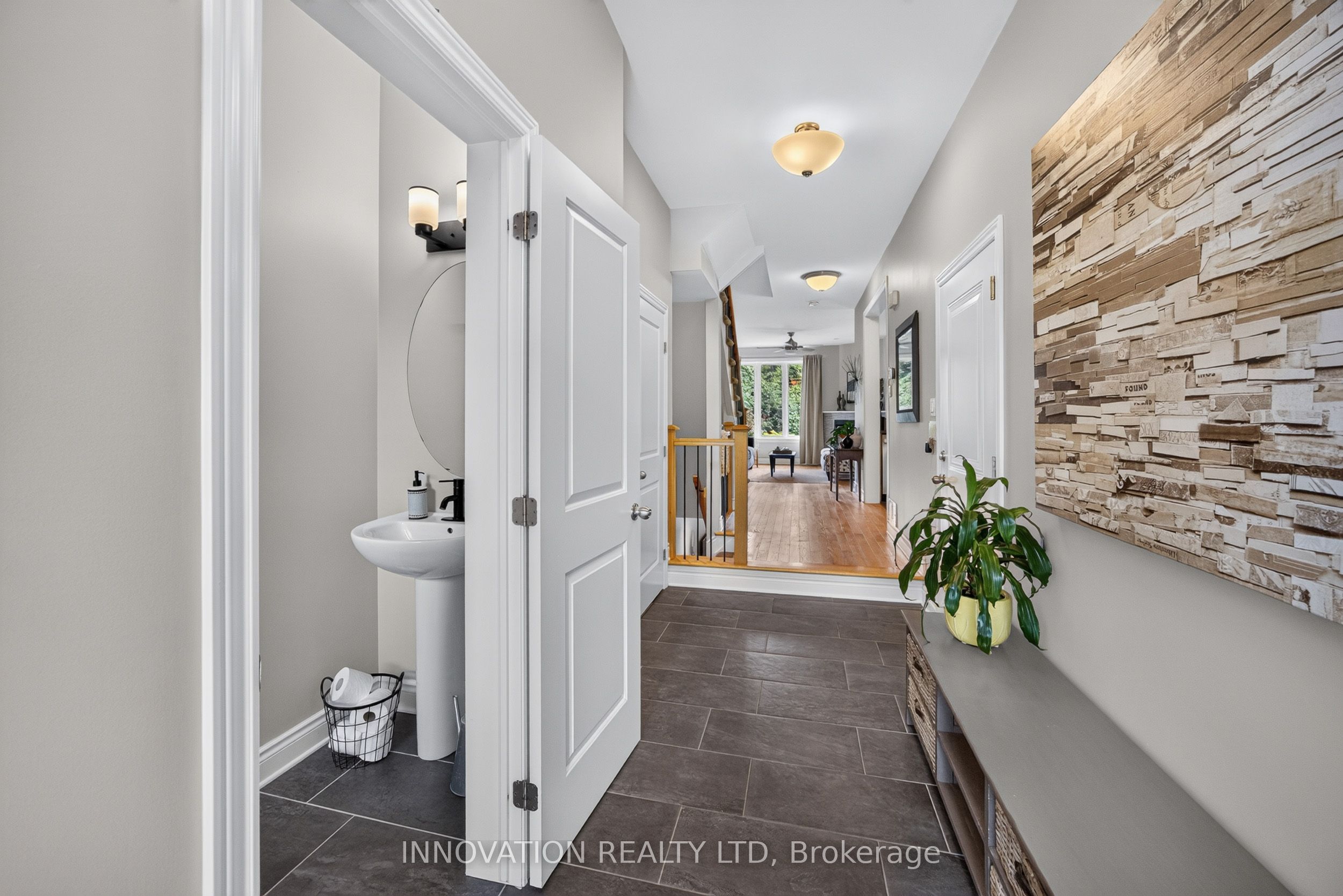 111 Dulmage Crescent