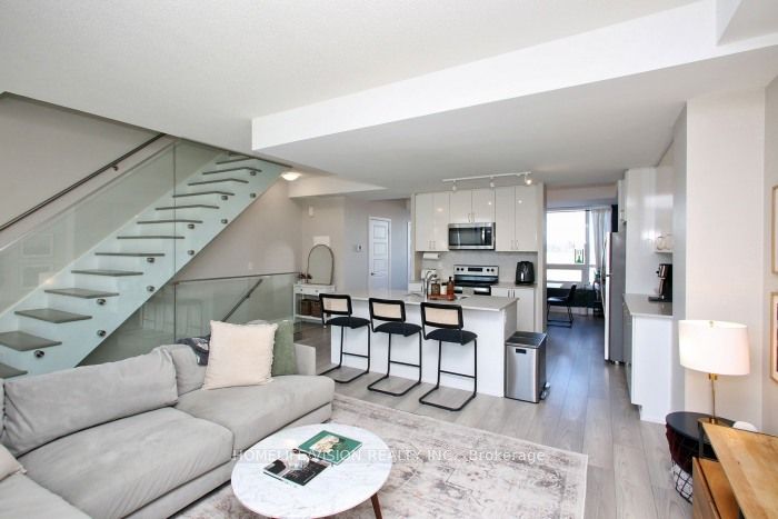 1245 Bayly Street TH4