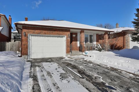 944 William Booth Crescent Oshawa ON L1G 7N4