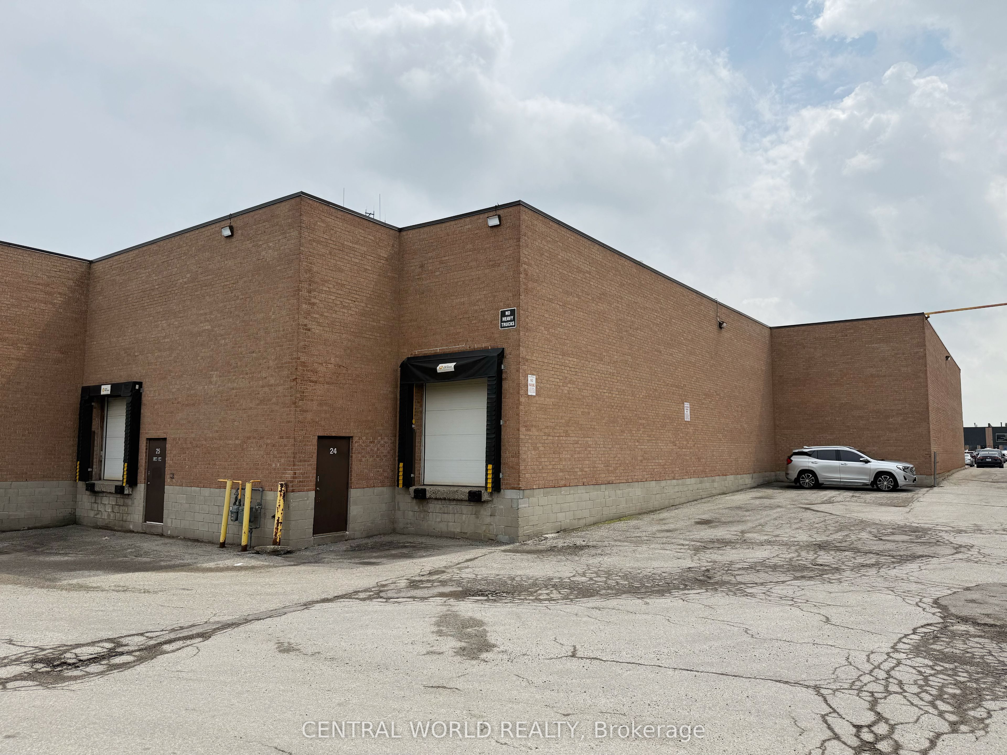 173 Advance Boulevard 24-25