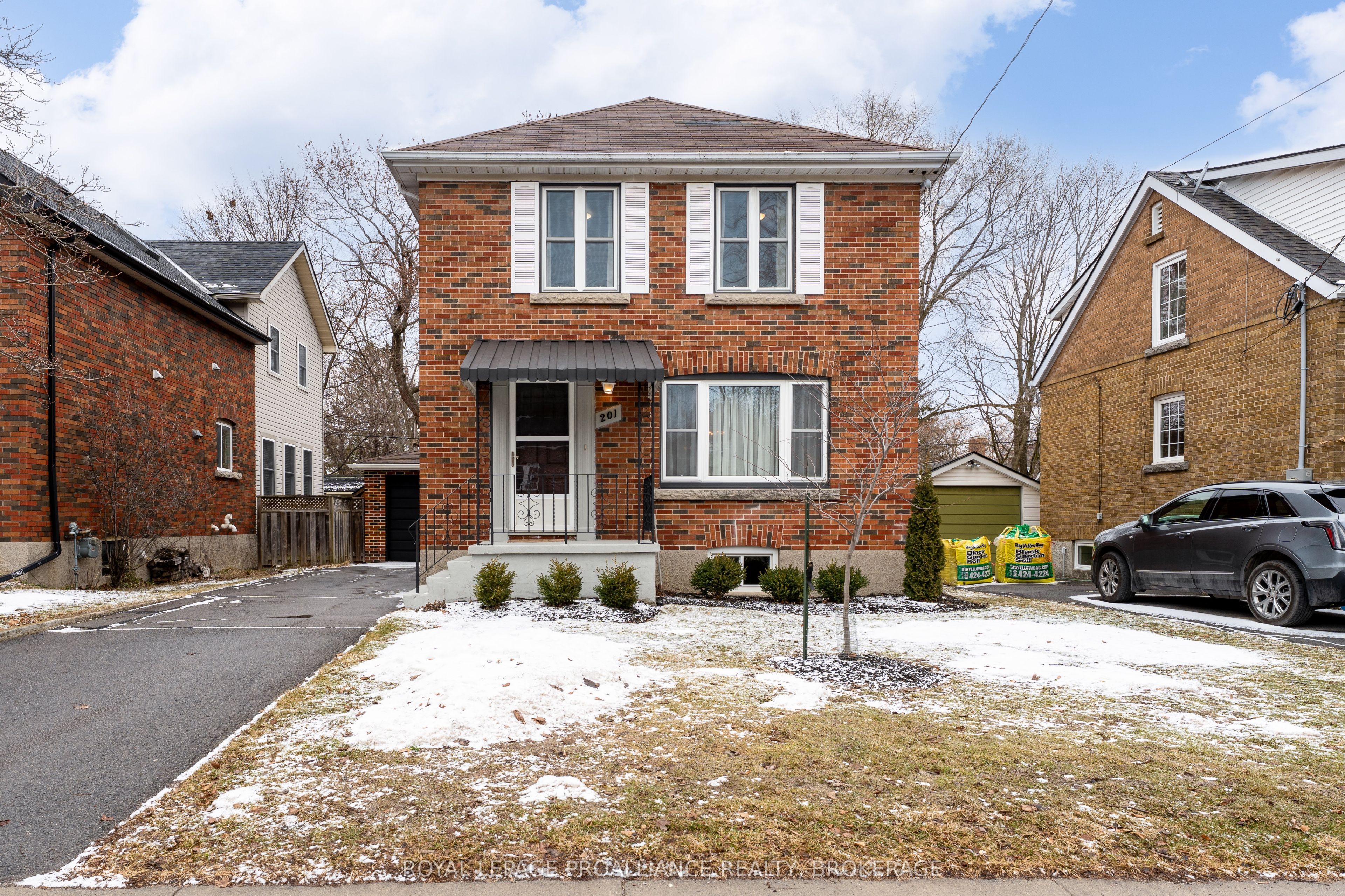 201 Willingdon Avenue