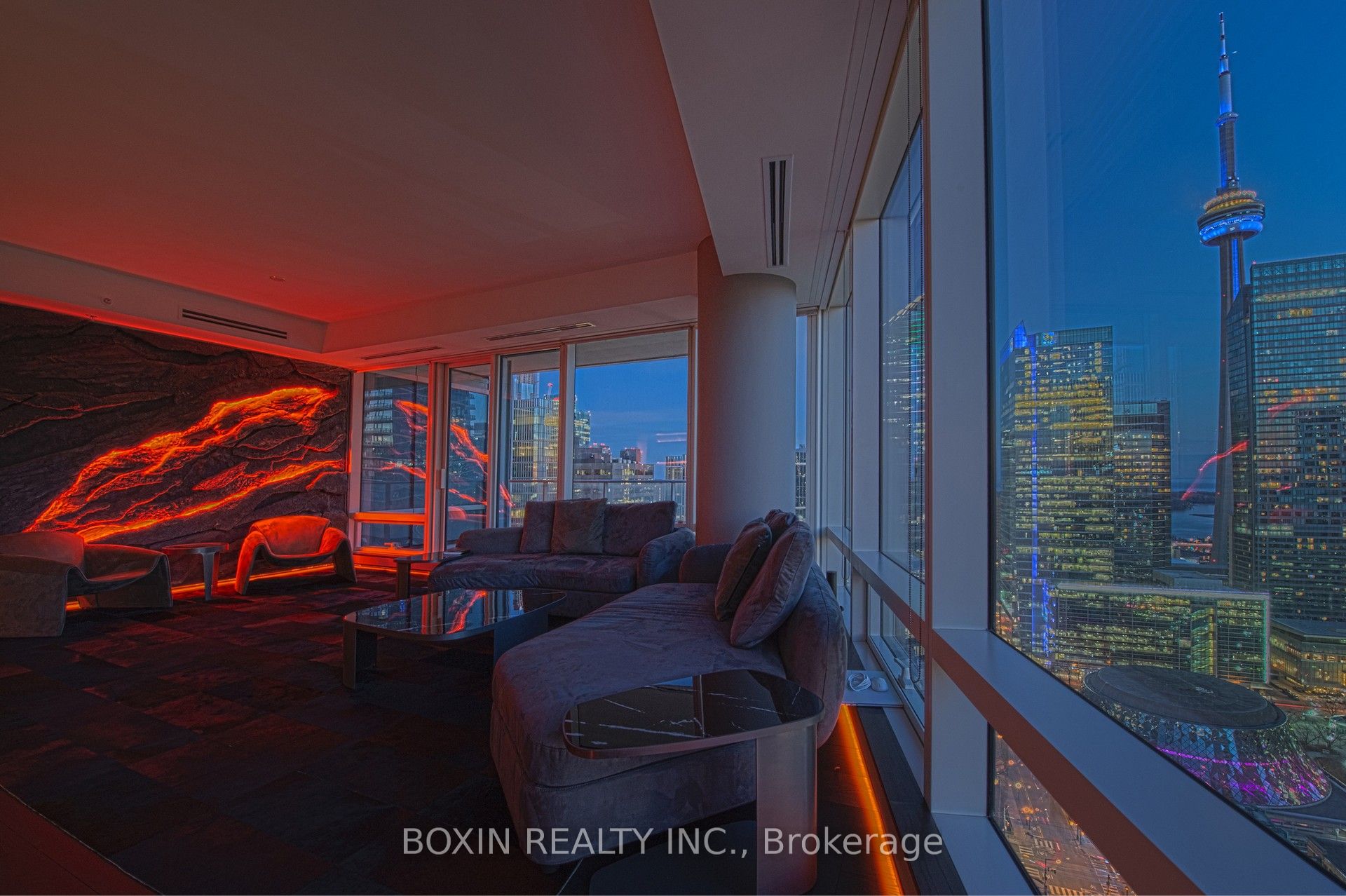 180 University Avenue 3301