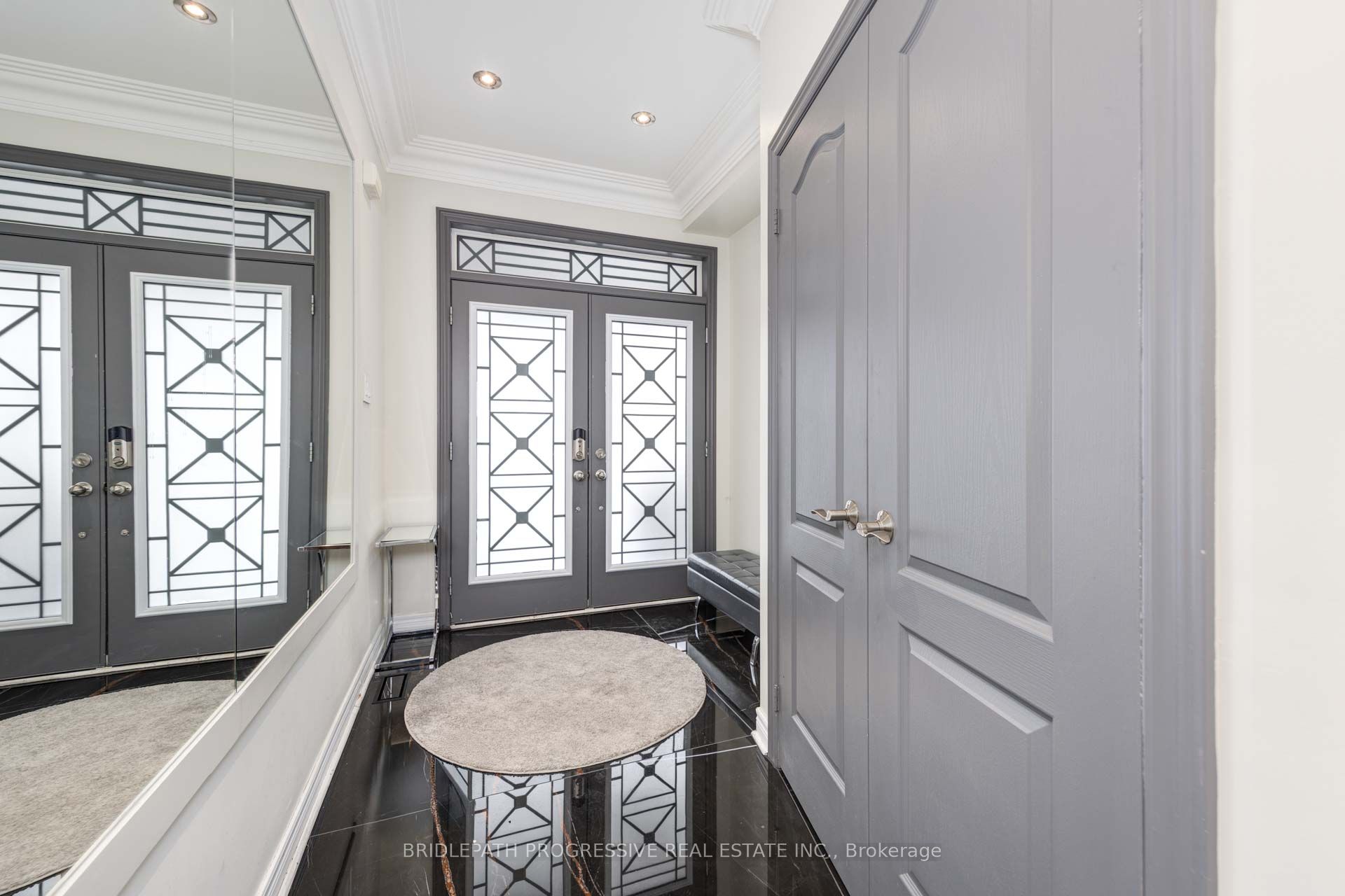 64 Sir Sanford Fleming Way