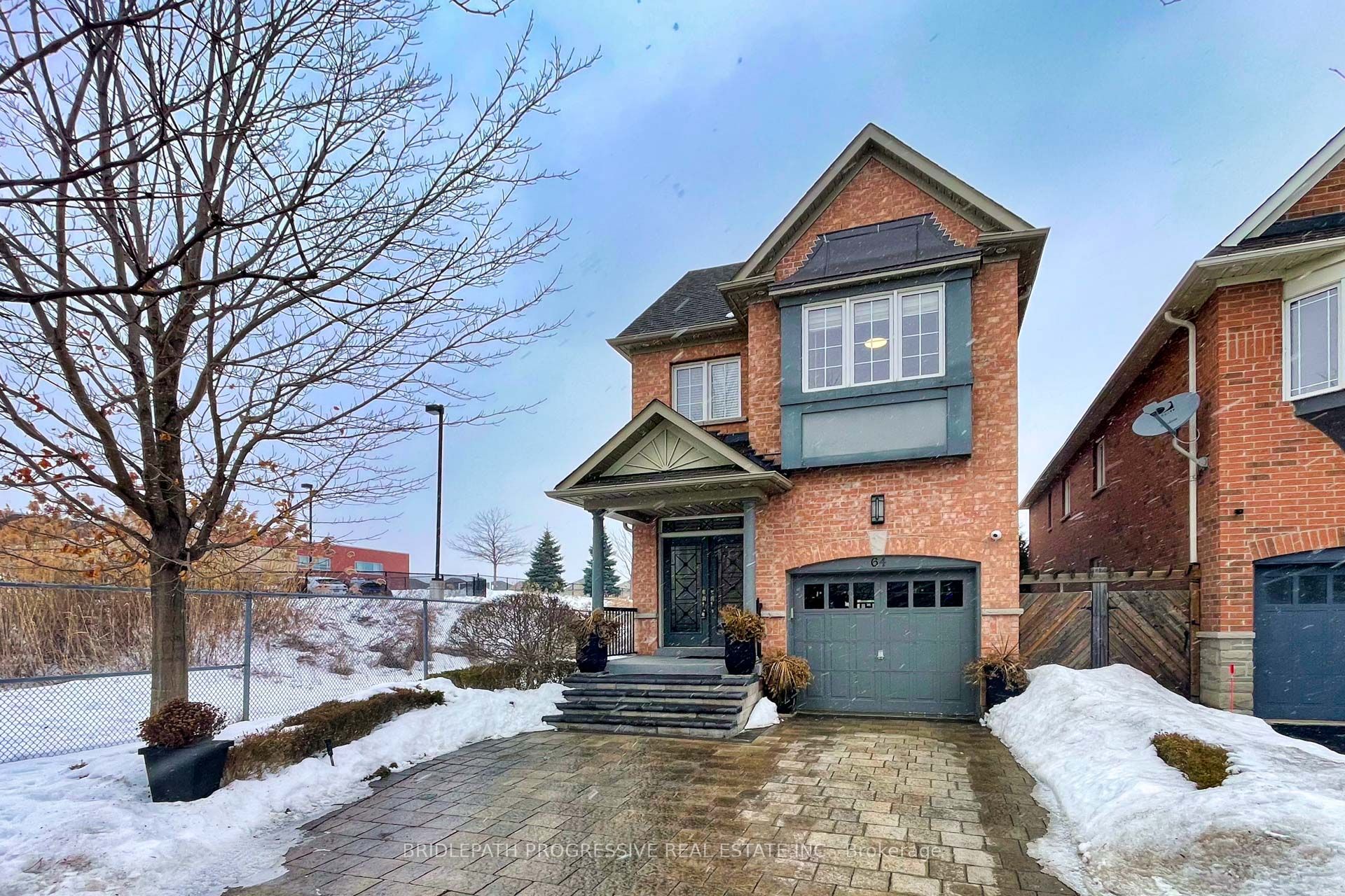 64 Sir Sanford Fleming Way