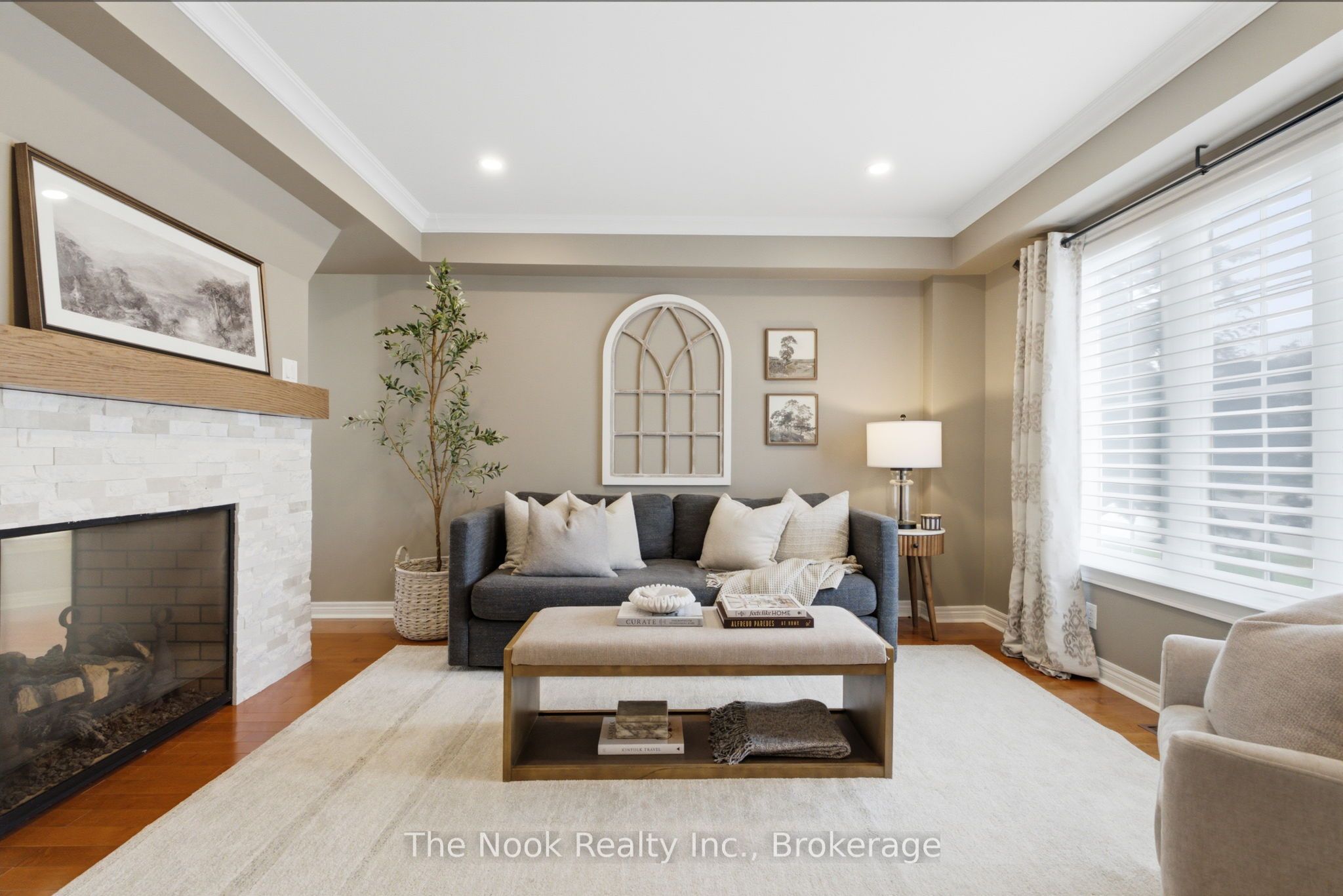 137 Edward Street E