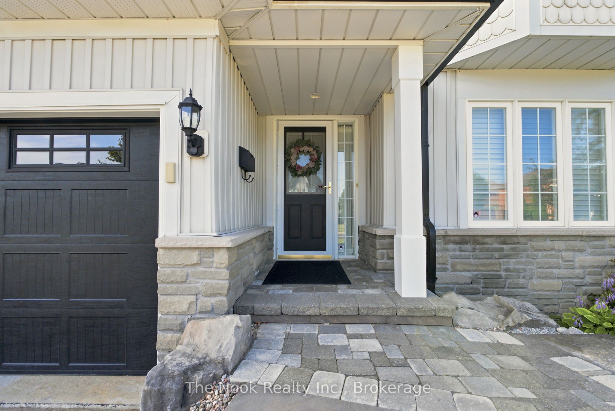 137 Edward Street E
