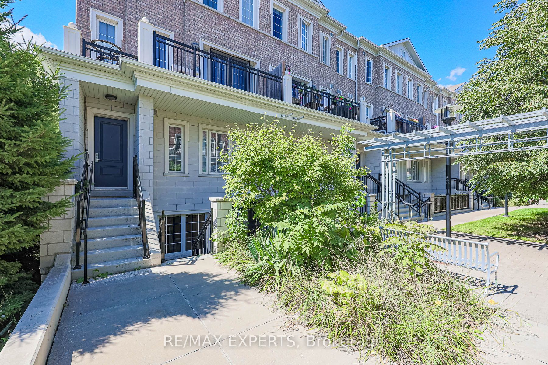 26 Bruce Street W B11