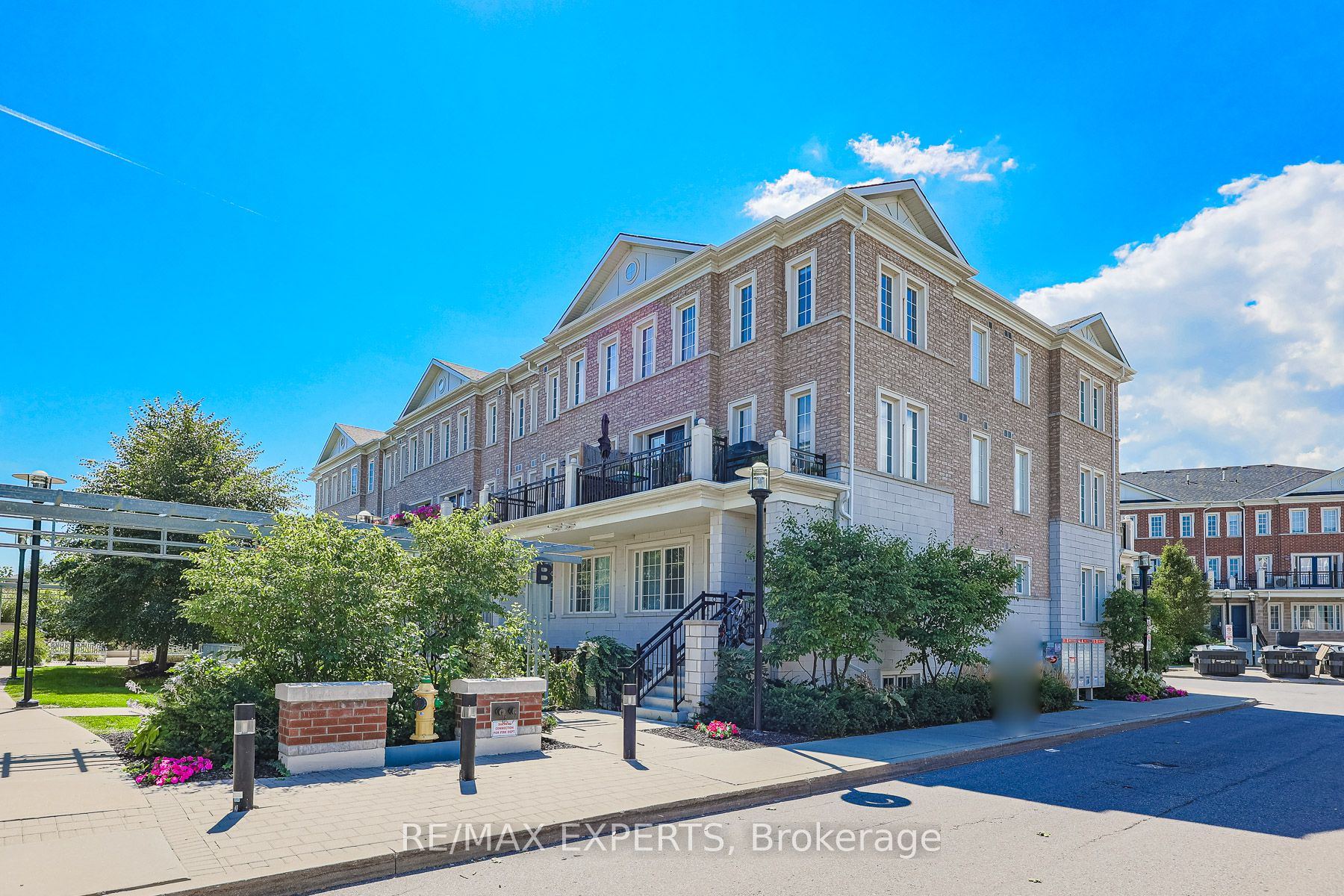 26 Bruce Street W B11