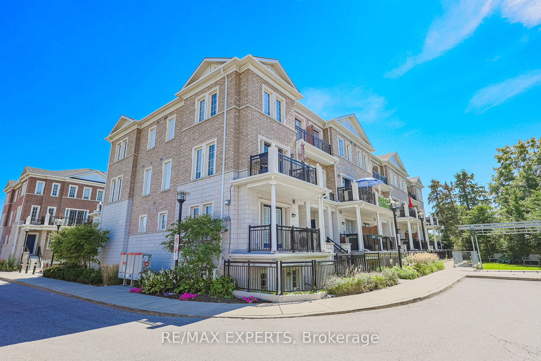 26 Bruce Street W B11