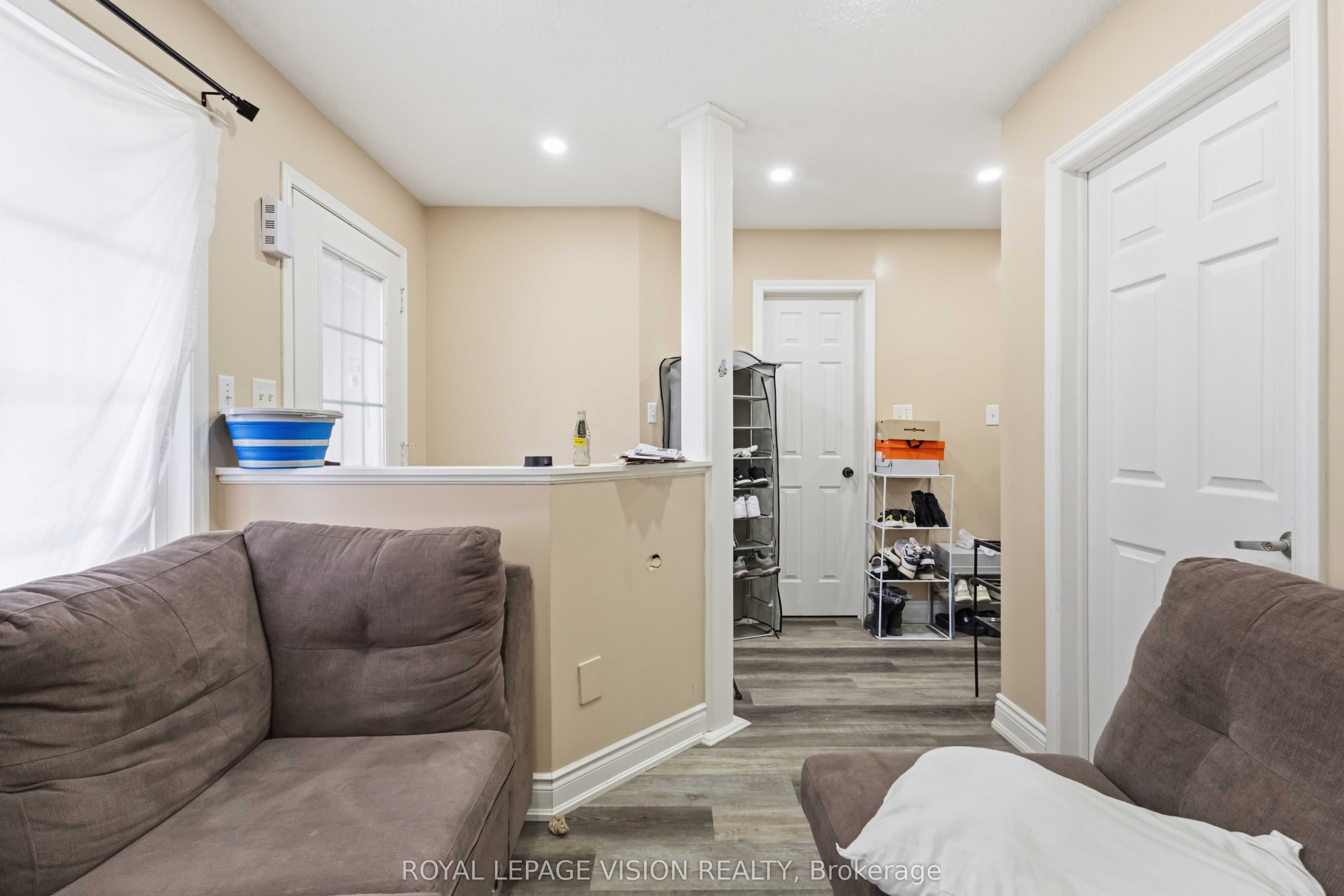 1815 Dalhousie Crescent