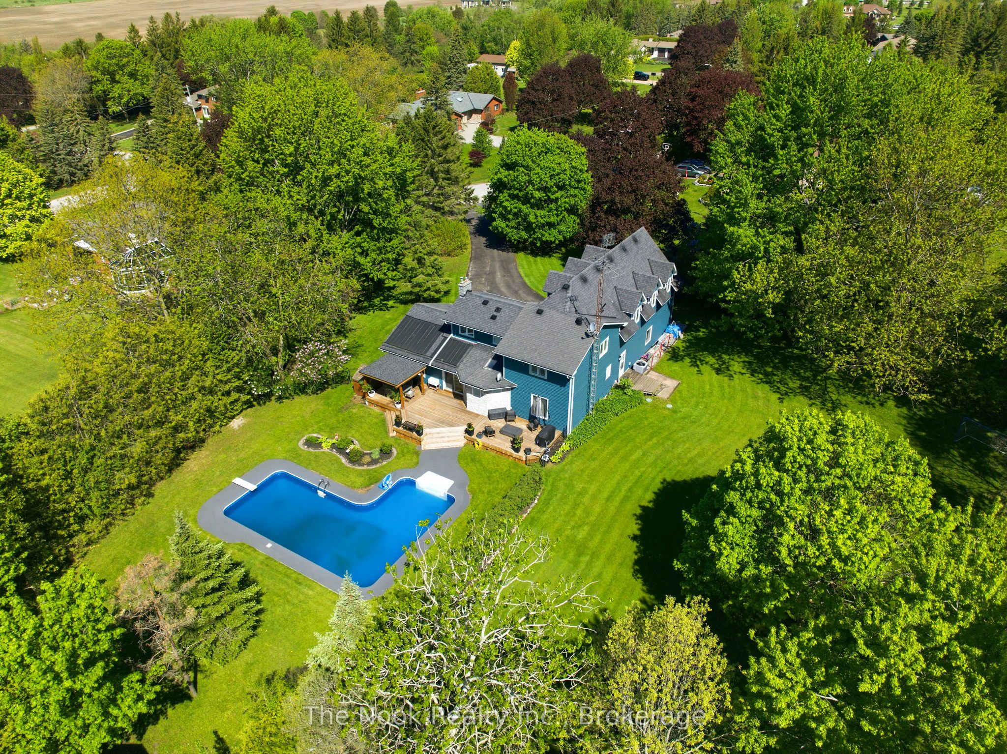 15 Hillside Drive