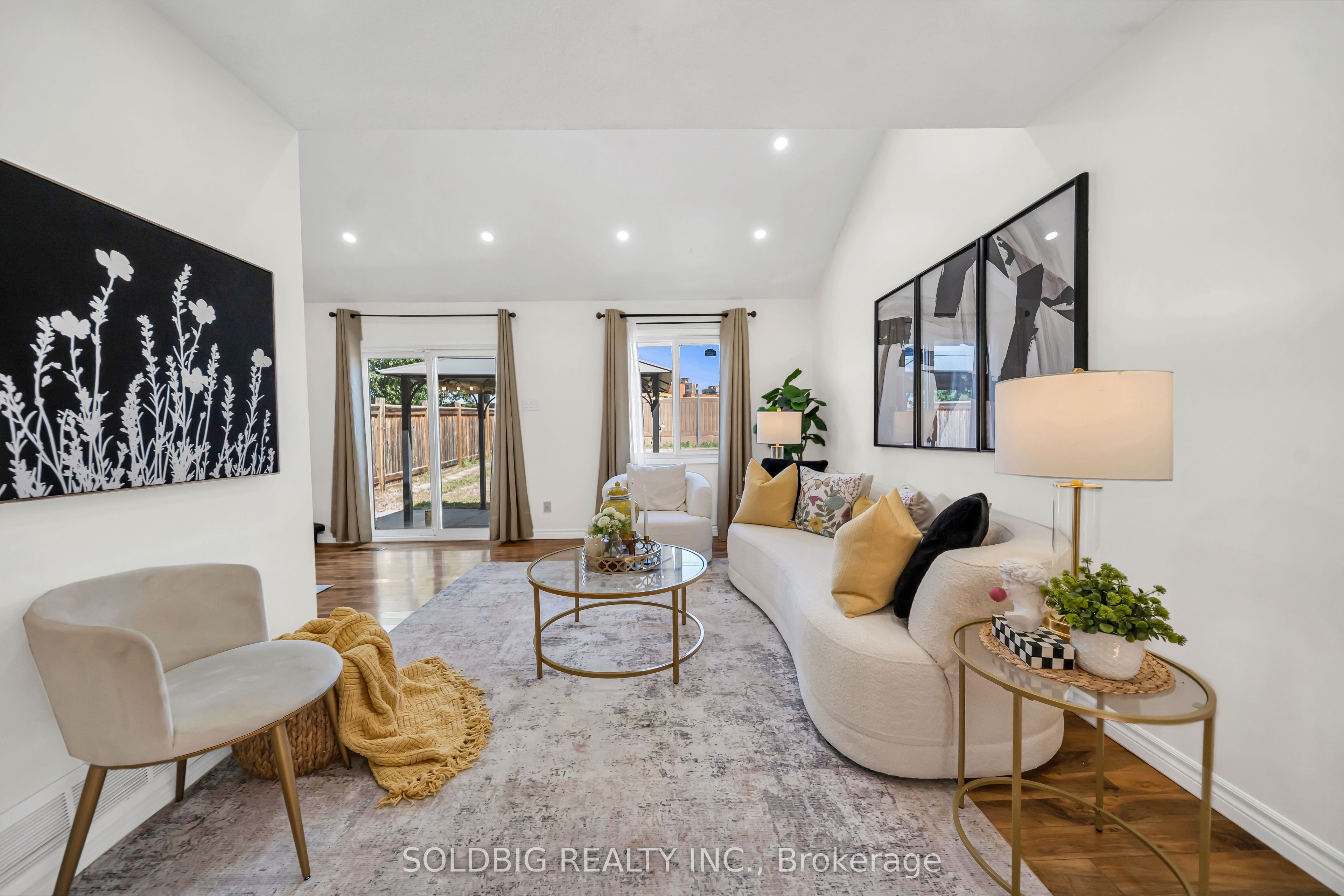 76 Banting Crescent