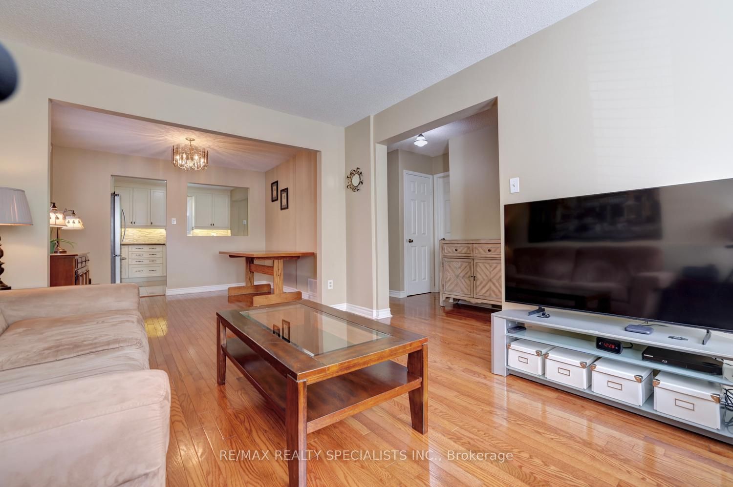 1027 Serdica Court