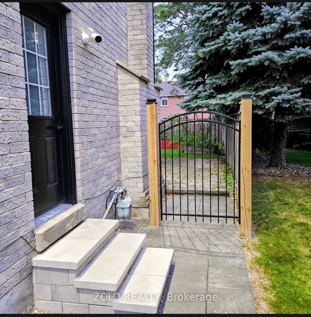 16 Bentonwood Crescent
