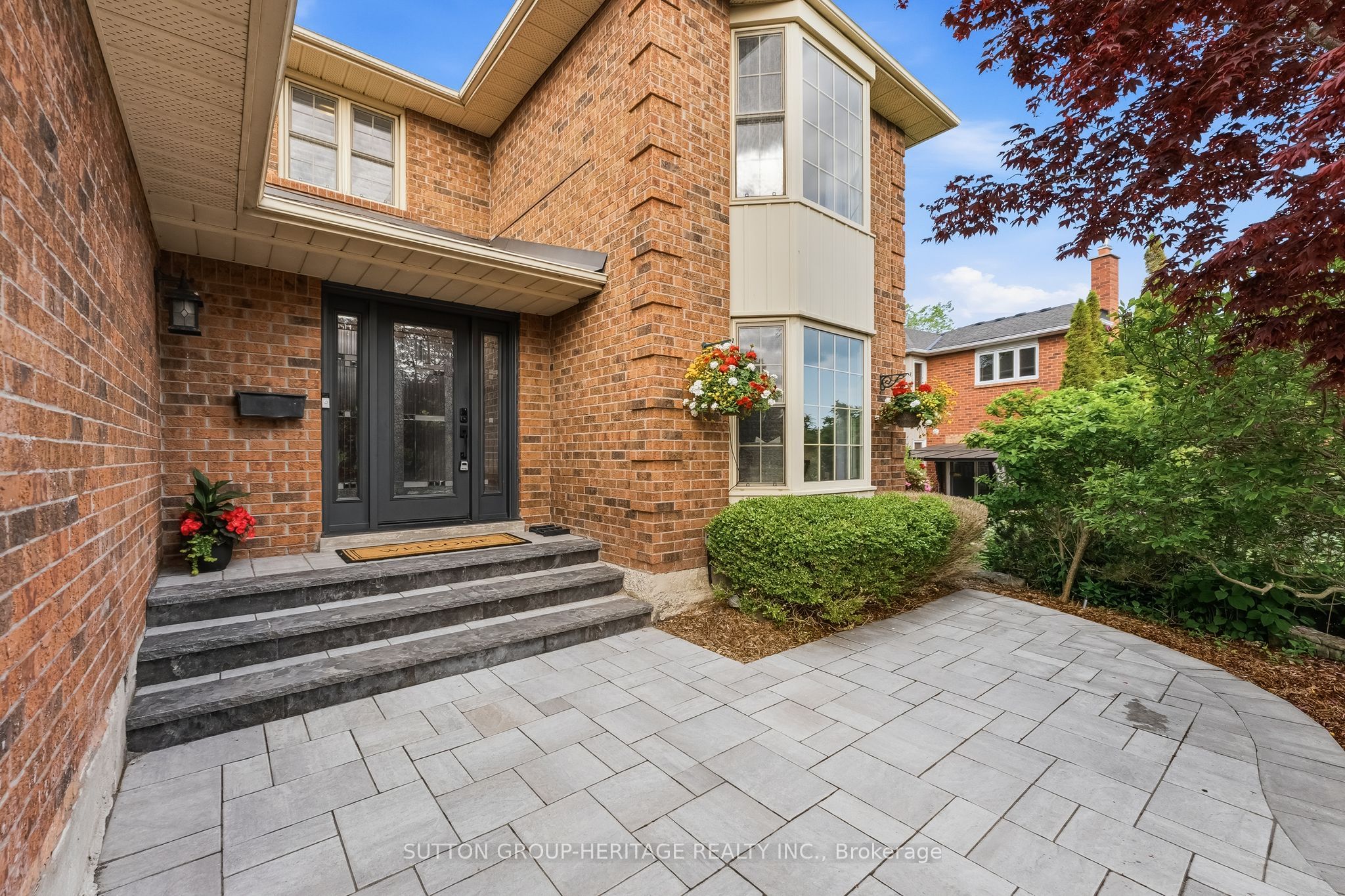 160 Lake Driveway Drive W