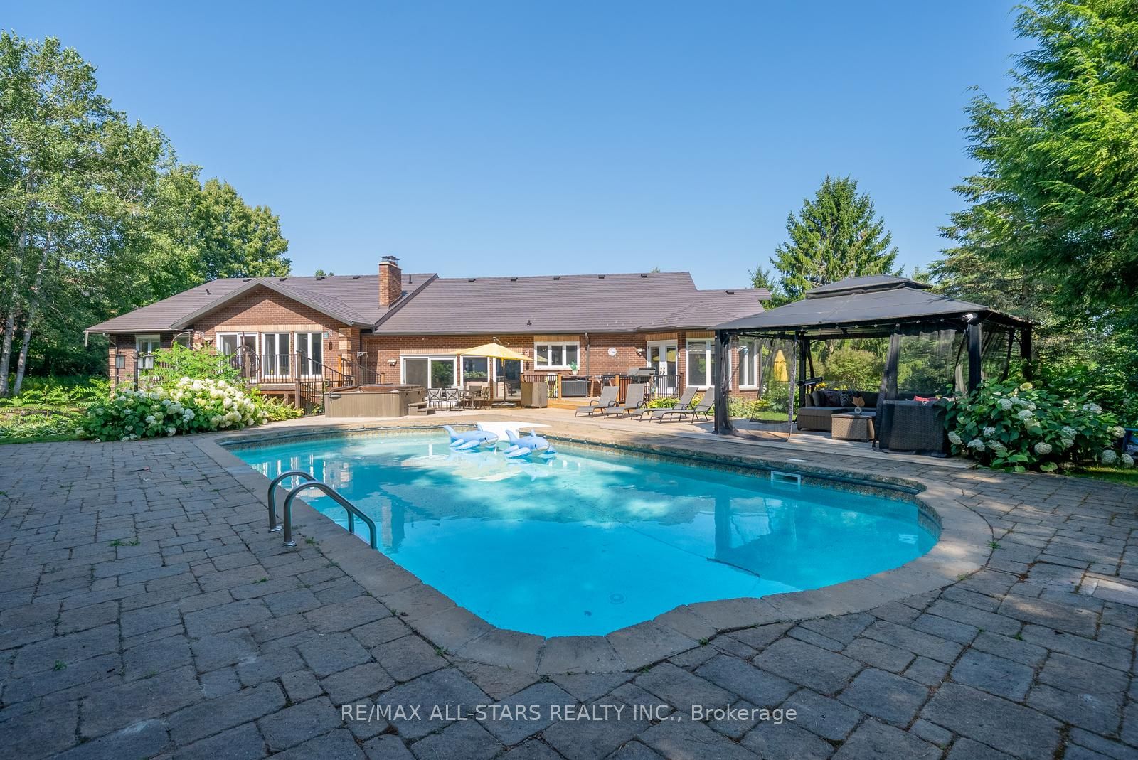 64 Woodbridge Circle