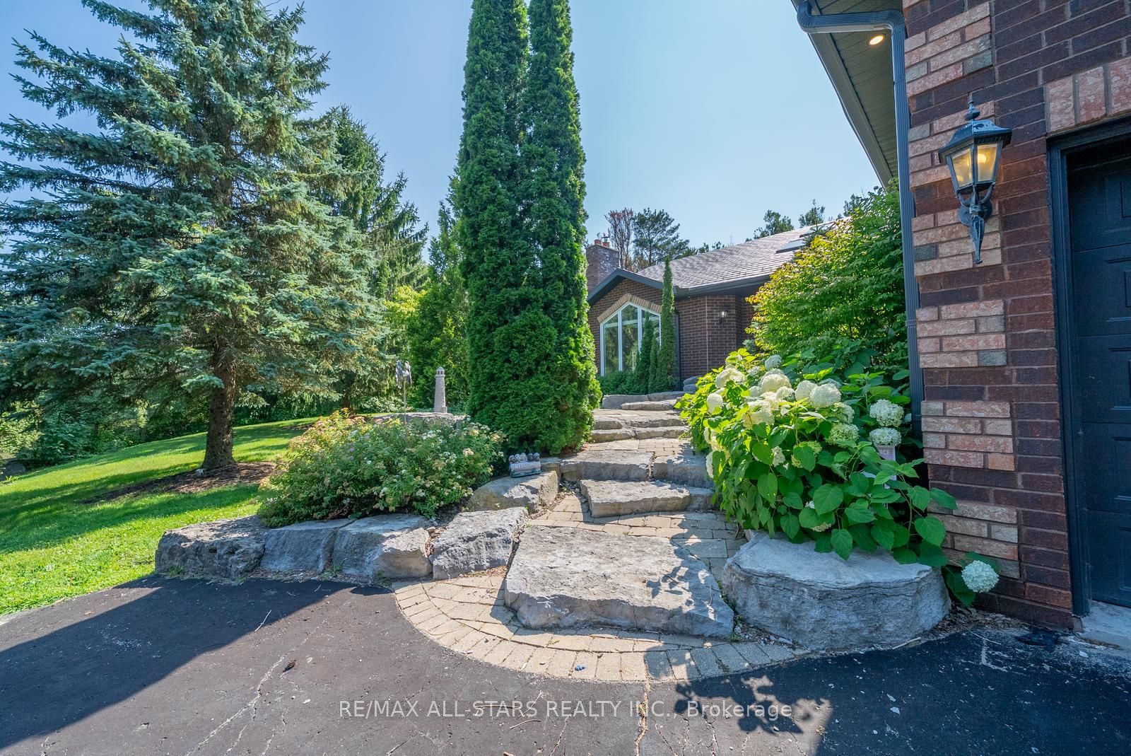 64 Woodbridge Circle