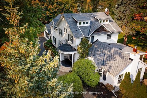 317 Gloucester Avenue Oakville ON L6J 3W8