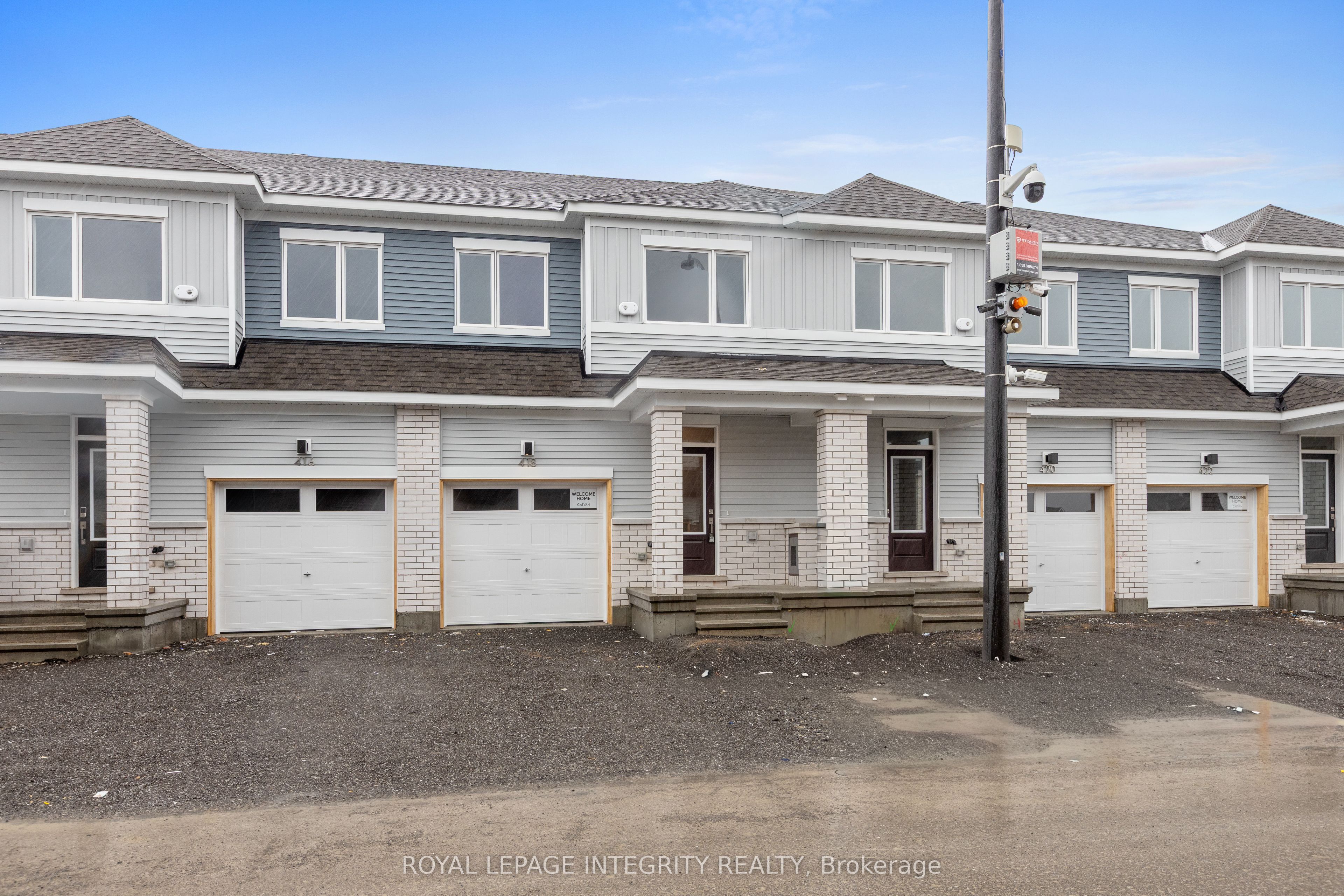 418 Les Emmerson Drive