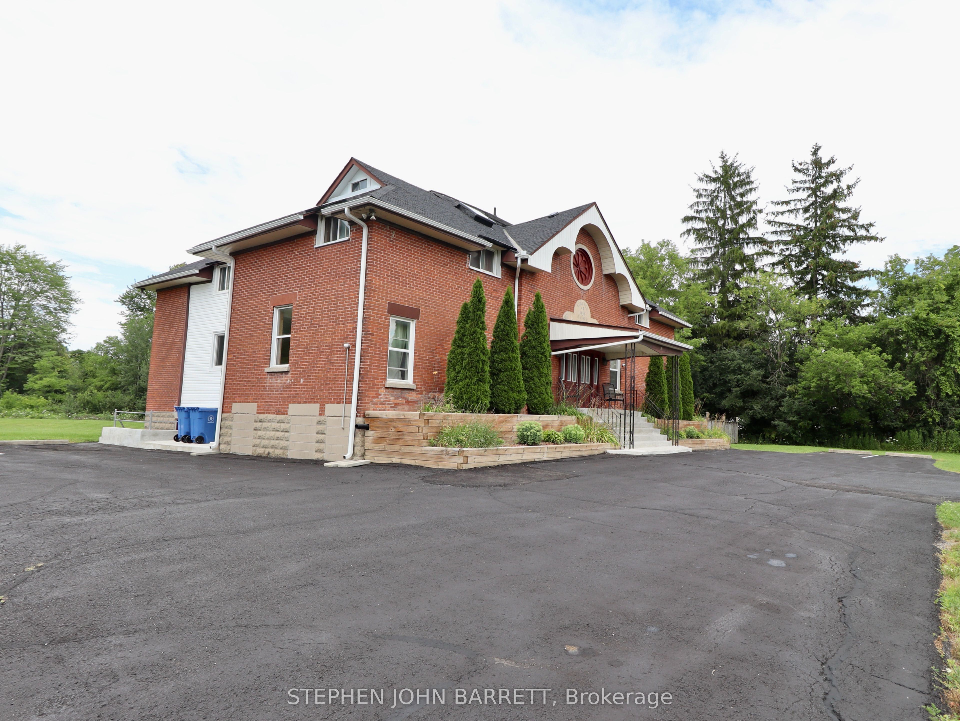 320 Pefferlaw Road