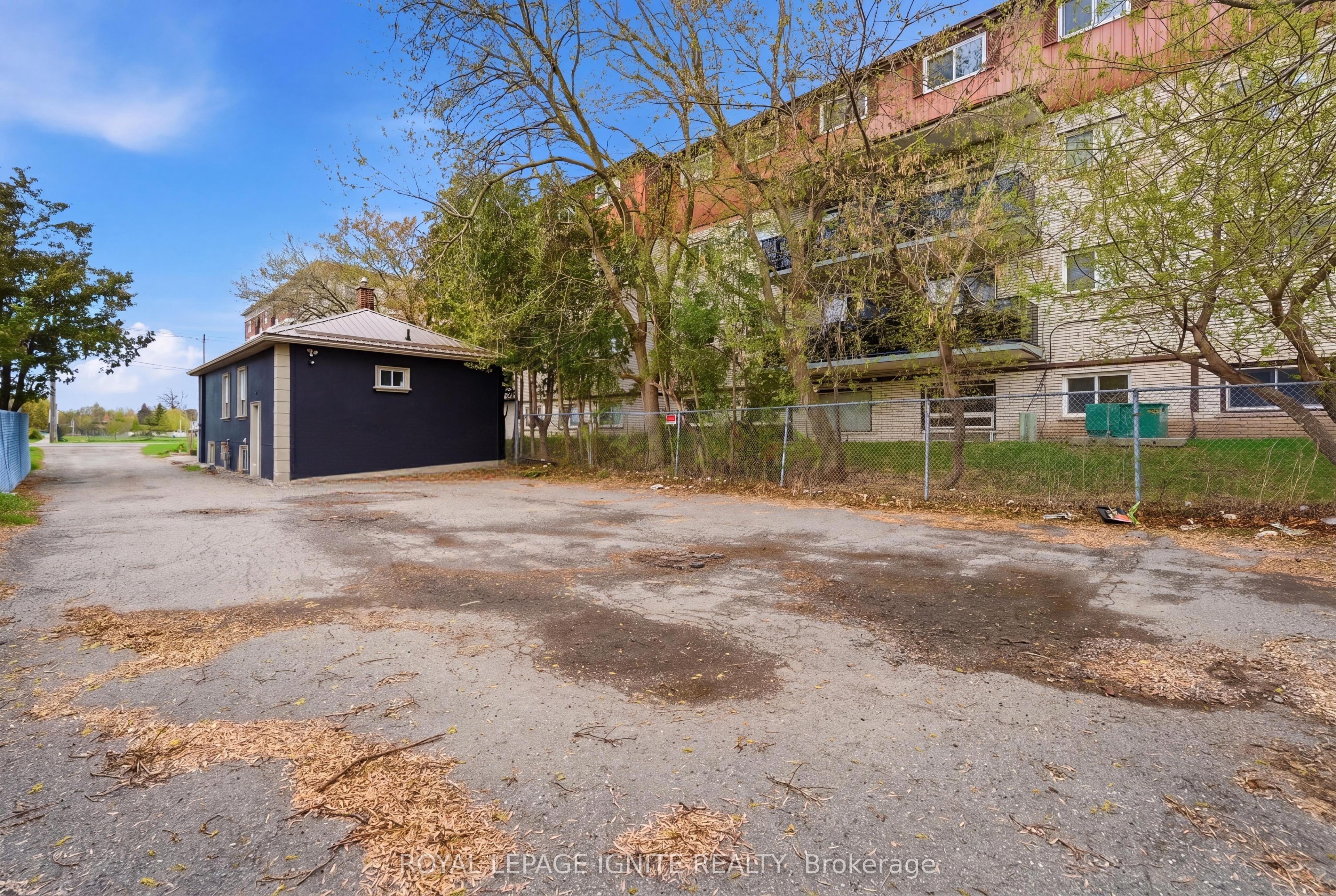 951 Simcoe Street N