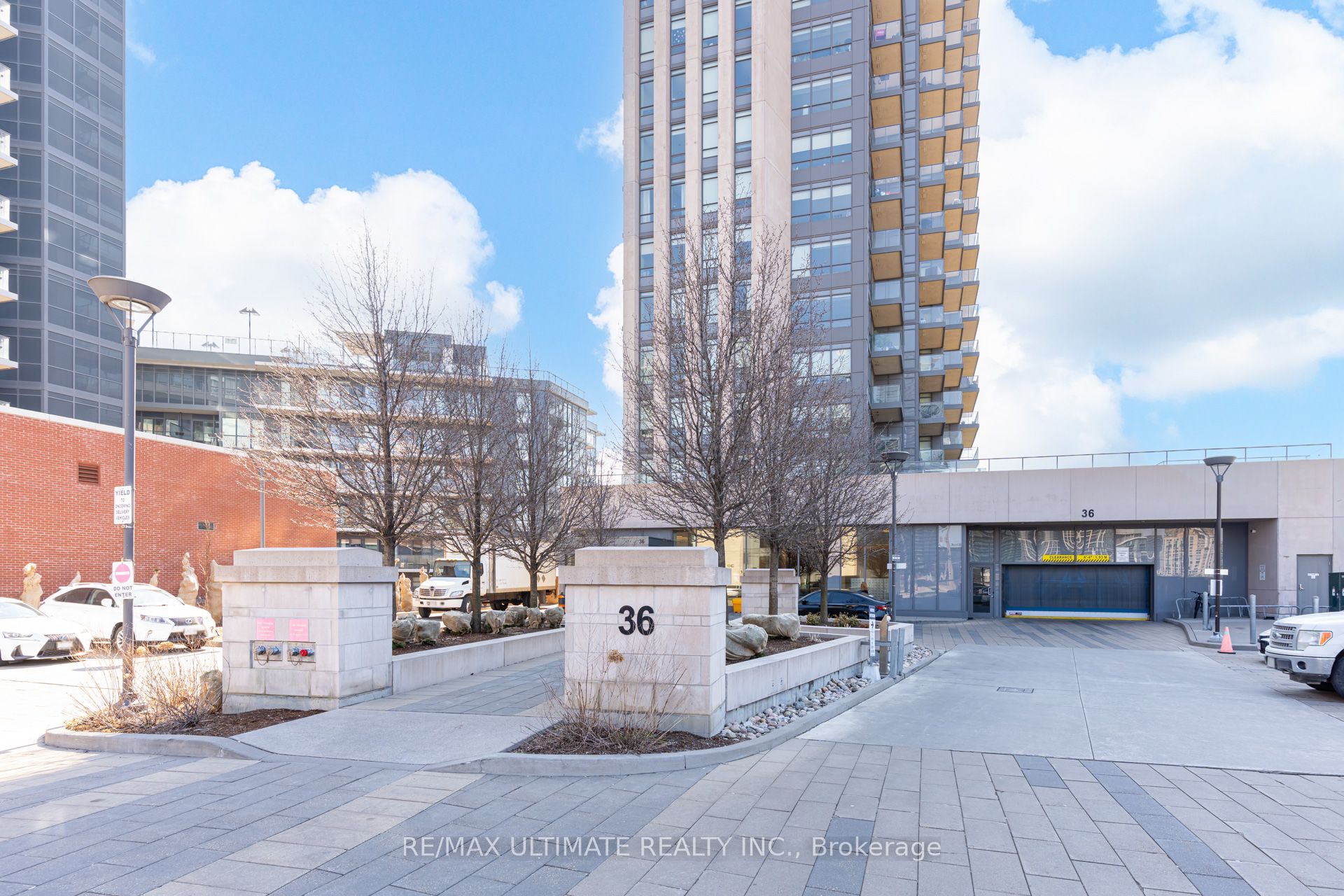 36 Park Lawn Road 203