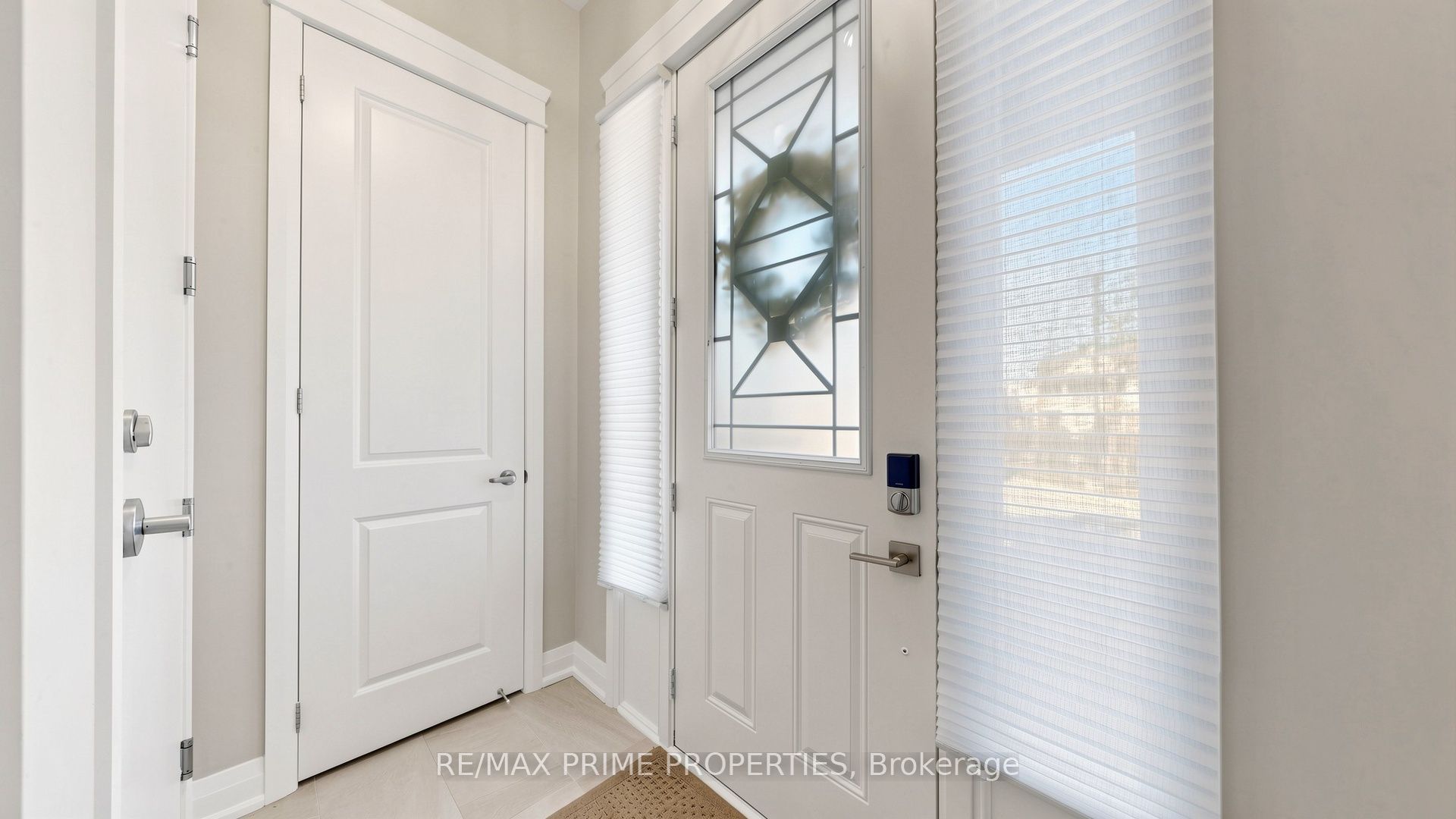 315 Lakebreeze Drive 1