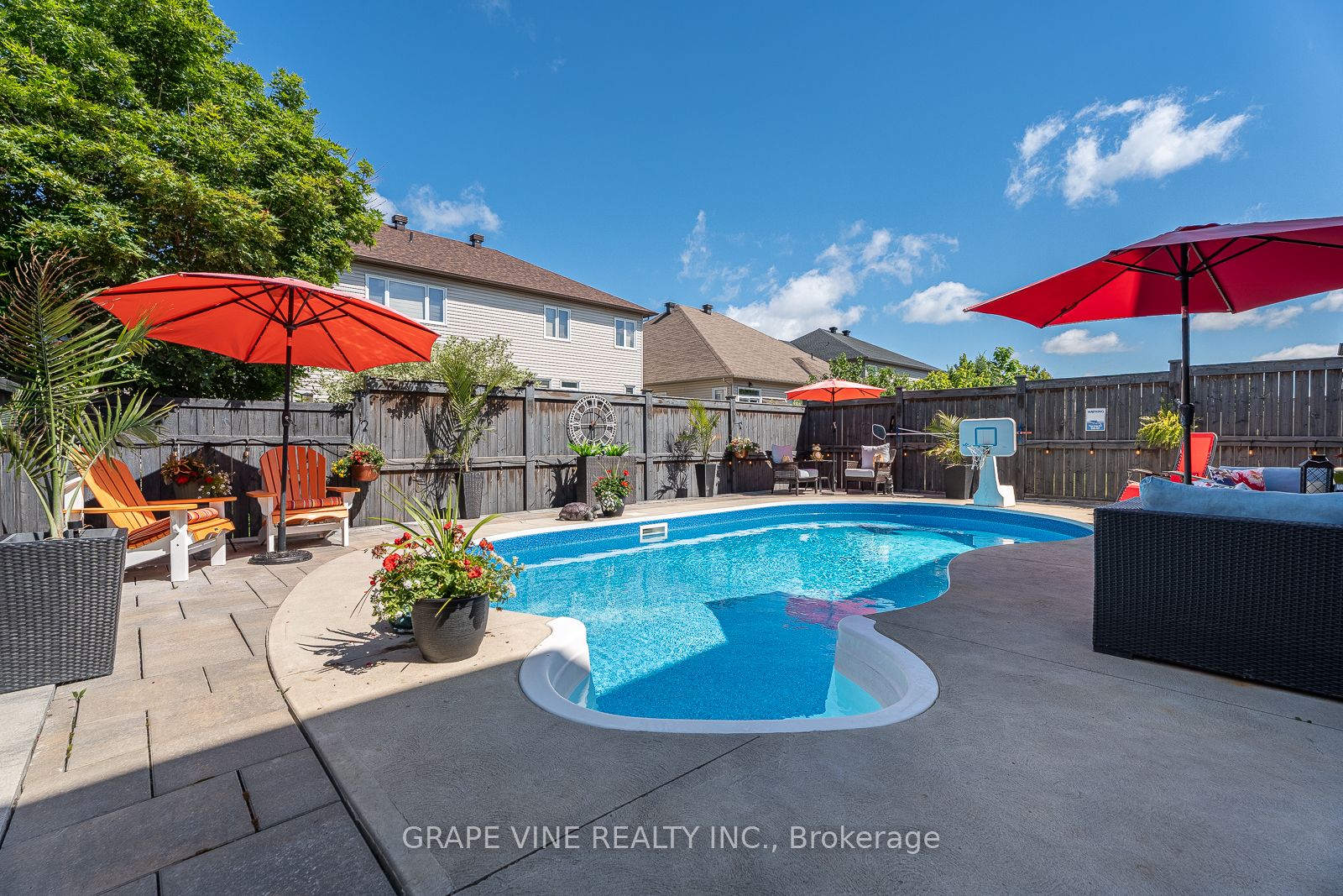 523 Adamson Crescent