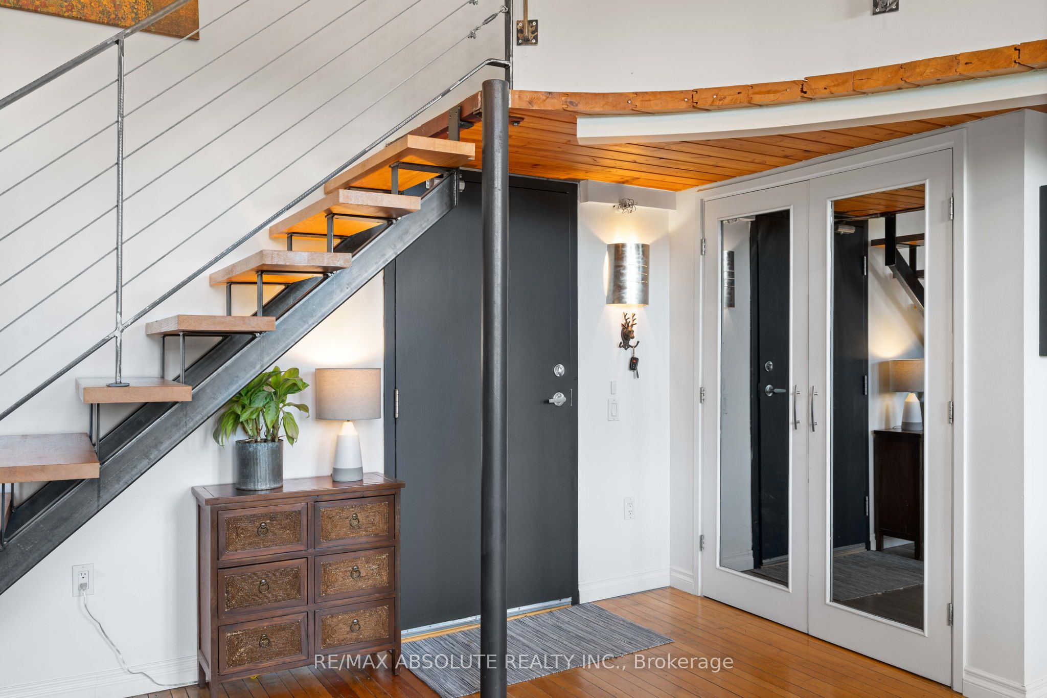 589 Rideau Street 404