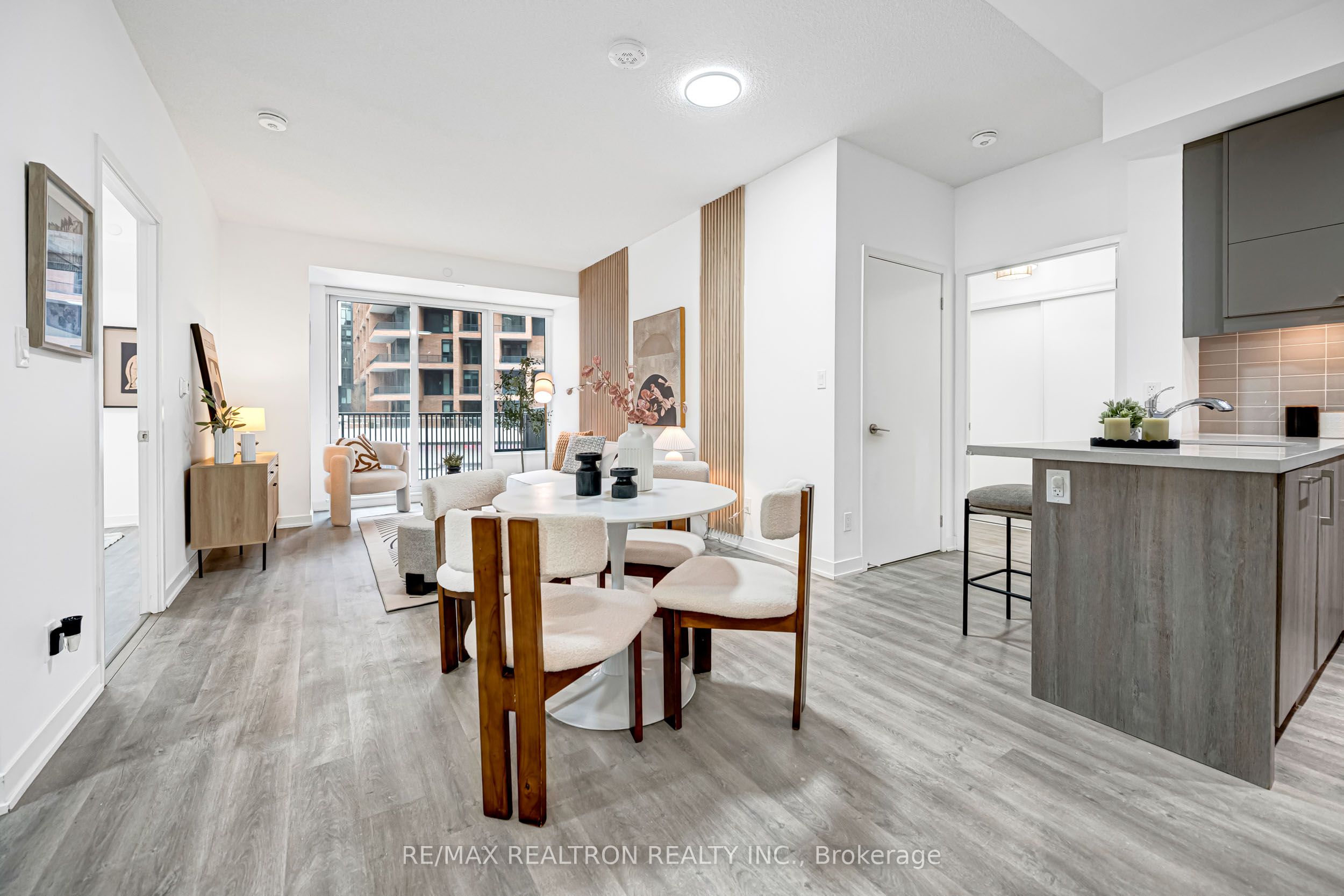 38 Simcoe Promenade 403C