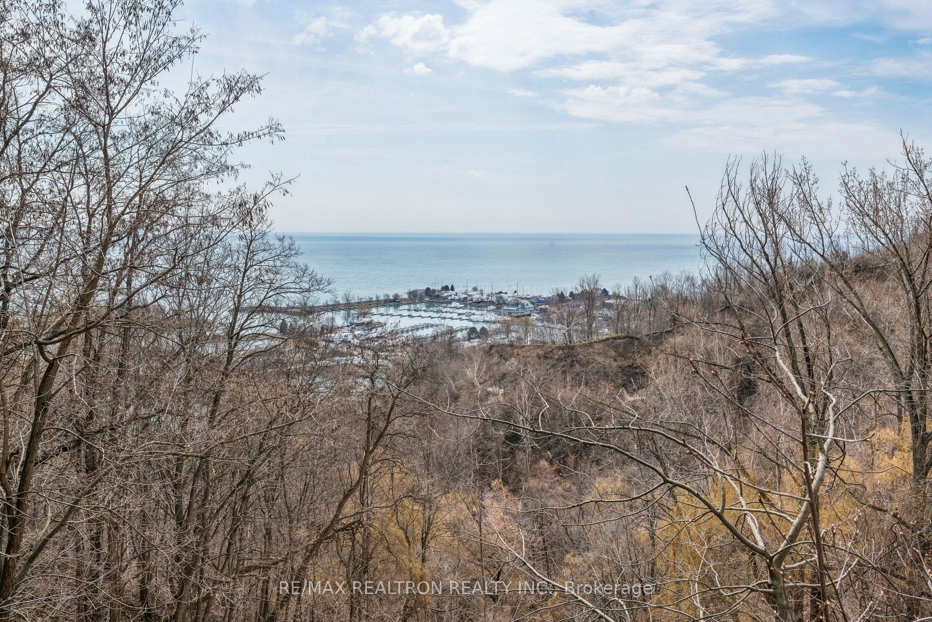 37 Sunnypoint Crescent