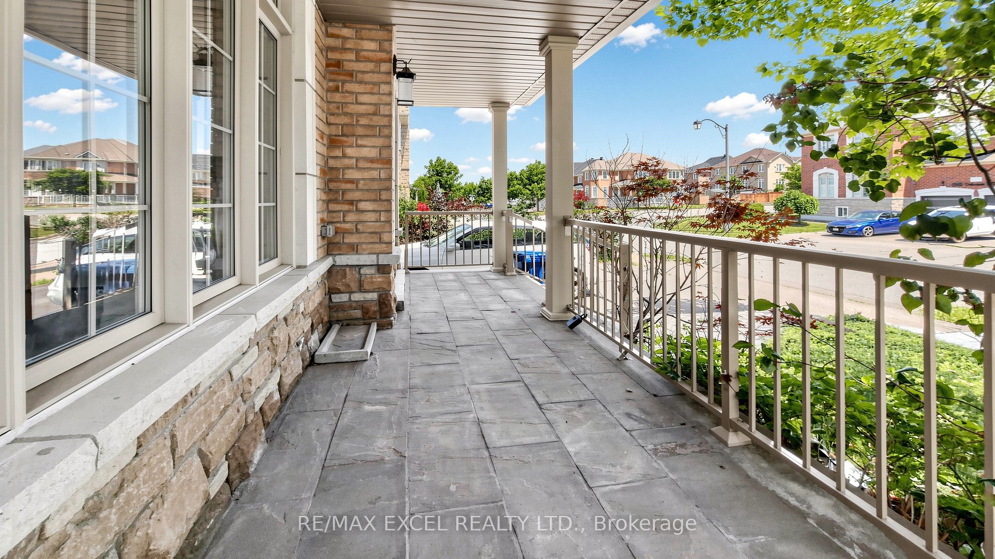 1062 Blackhall Crescent